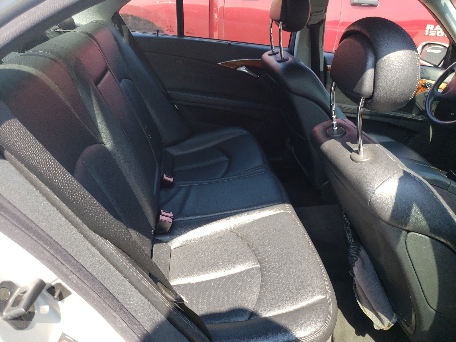 Photo 6 from auction – 2005 MERCEDES-BENZ E 320 with VIN WDBUF65J65A623675