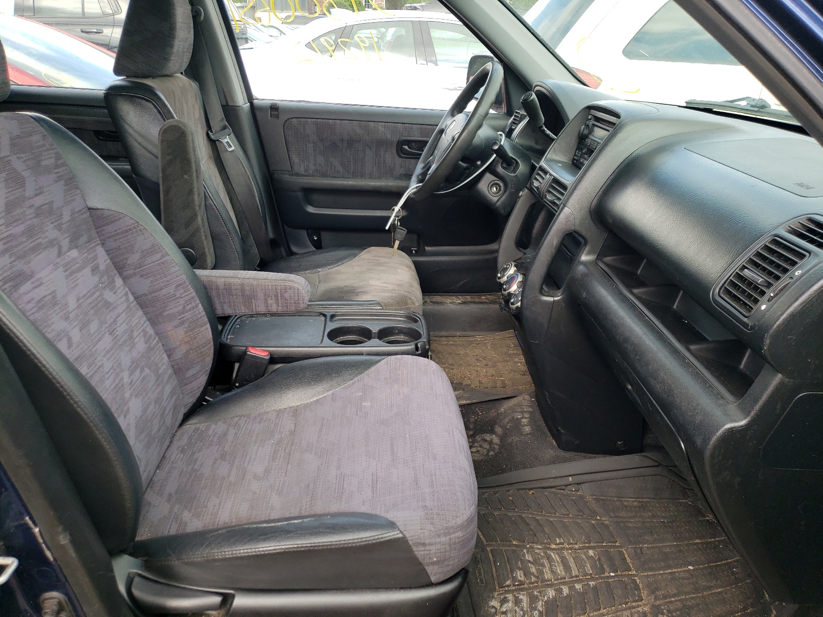 Photo 5 from auction – 2002 HONDA CR-V LX with VIN JHLRD68432C016607