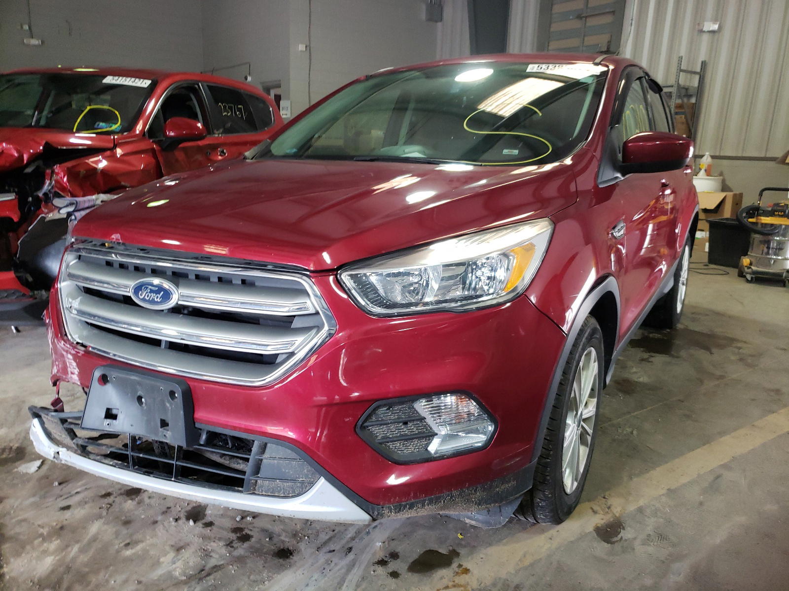 Photo 2 from auction – 2017 FORD ESCAPE SE with VIN 1FMCU9GD7HUC63200