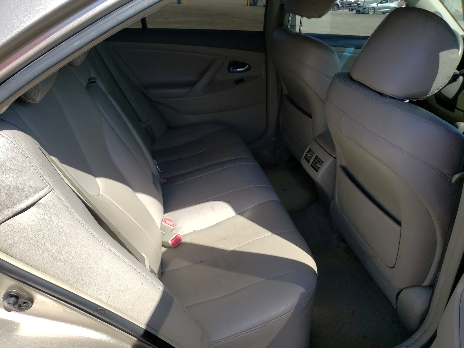 Photo 6 from auction – 2007 TOYOTA CAMRY HYBR with VIN JTNBB46K173030261