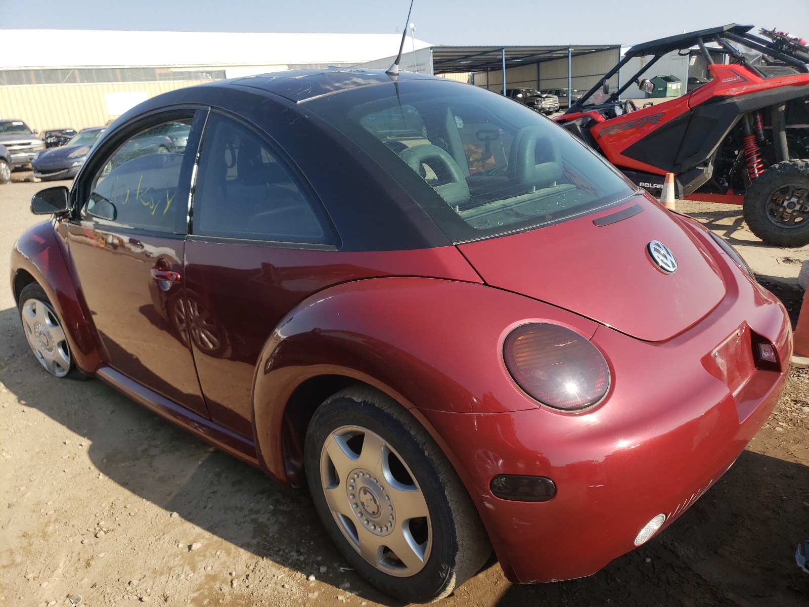 Photo 3 from auction – 2001 VOLKSWAGEN NEW BEETLE with VIN 3VWCB21C71M464829
