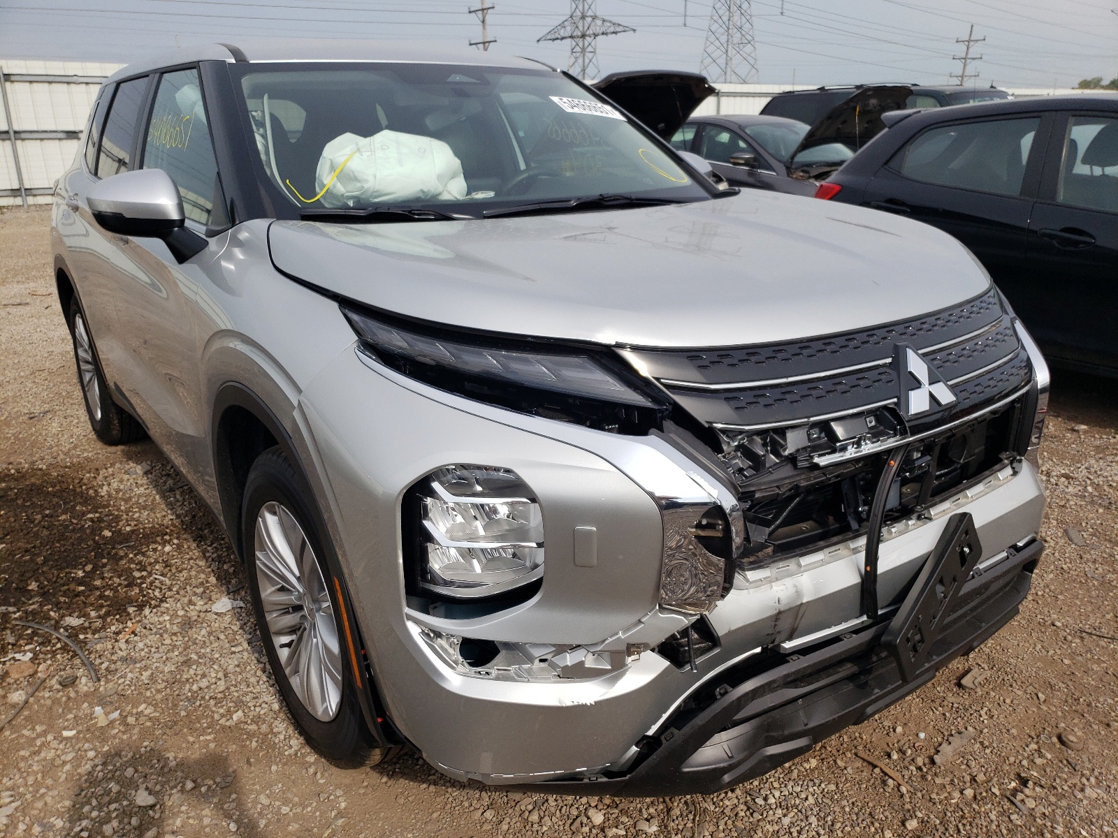 Photo 1 from auction – 2022 MITSUBISHI OUTLANDER with VIN JA4J4TA80NZ015920