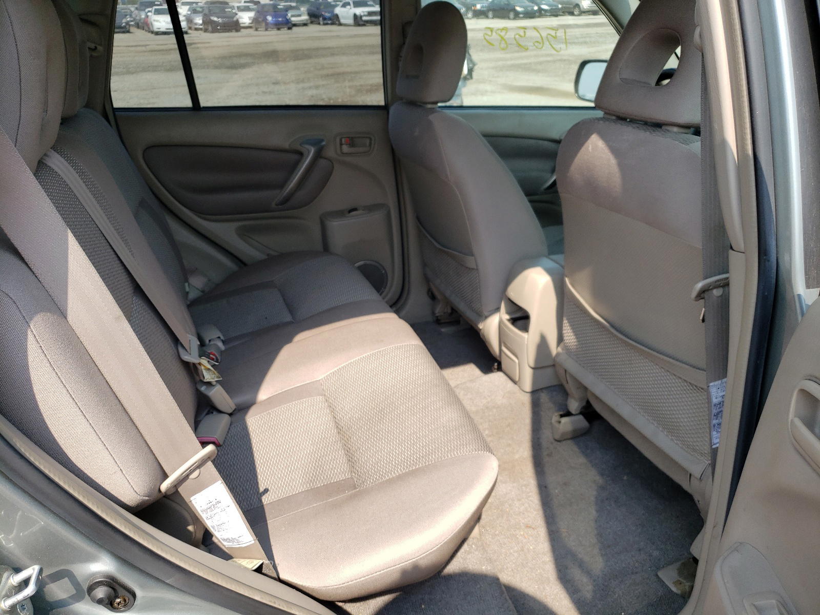 Photo 6 from auction – 2004 TOYOTA RAV4 with VIN JTEGD20V040013908