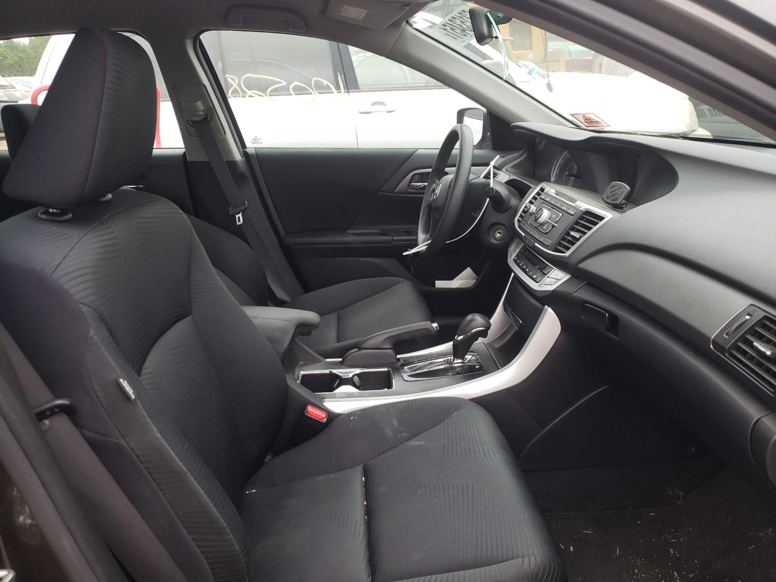 Photo 5 from auction – 2014 HONDA ACCORD LX with VIN 1HGCR2F35EA067972
