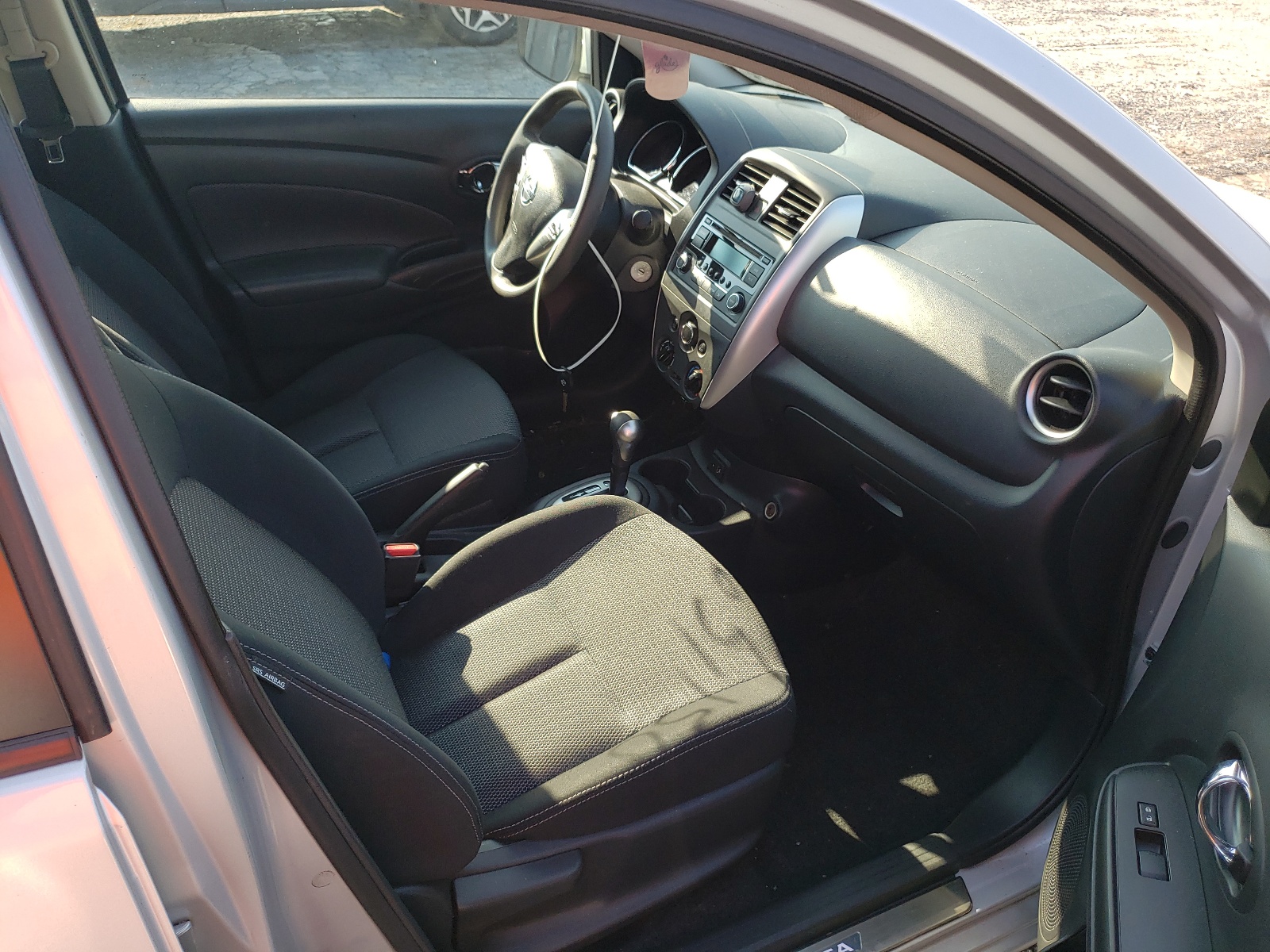 Photo 5 from auction – 2017 NISSAN VERSA S with VIN 3N1CN7AP0HL810586