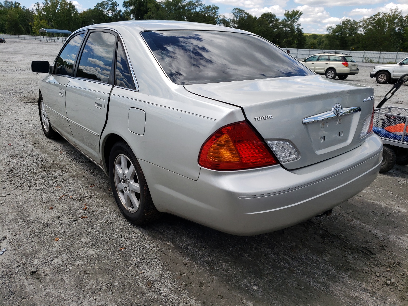 Photo 3 from auction – 2000 TOYOTA AVALON XL with VIN 4T1BF28B2YU078384