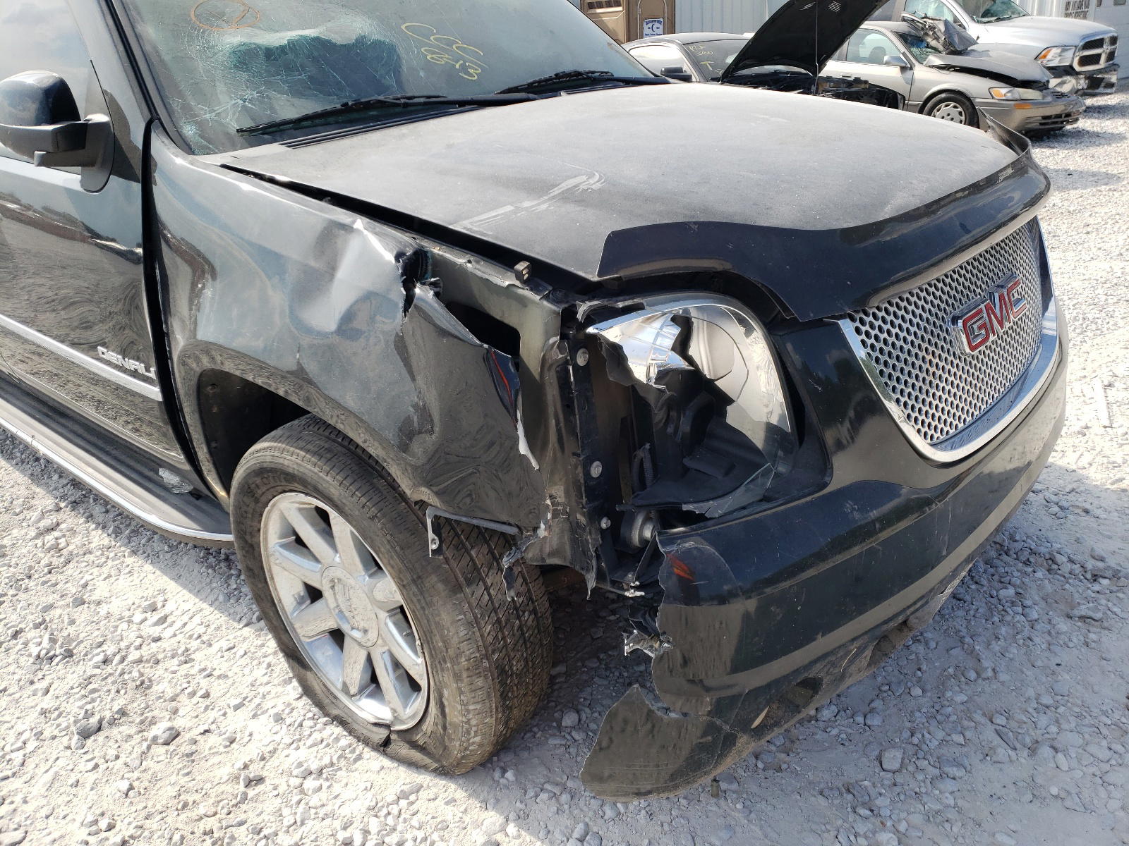 Photo 9 from auction – 2011 GMC YUKON XL D with VIN 1GKS2MEF2BR179331