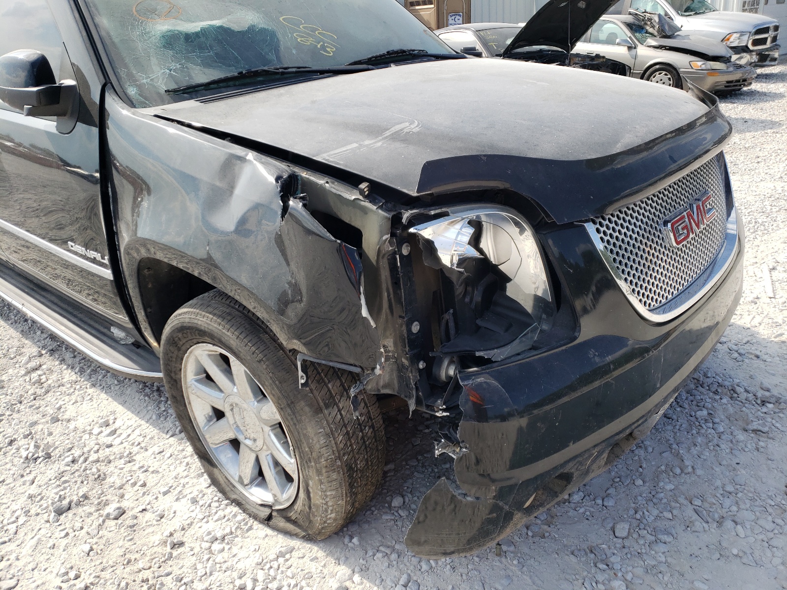 Zdjęcie 9 z aukcji – 2011 GMC YUKON XL D z VIN 1GKS2MEF2BR179331