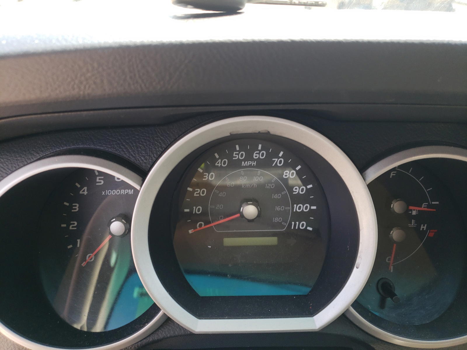 Photo 8 from auction – 2006 TOYOTA 4RUNNER SR with VIN JTEZU14R760073509