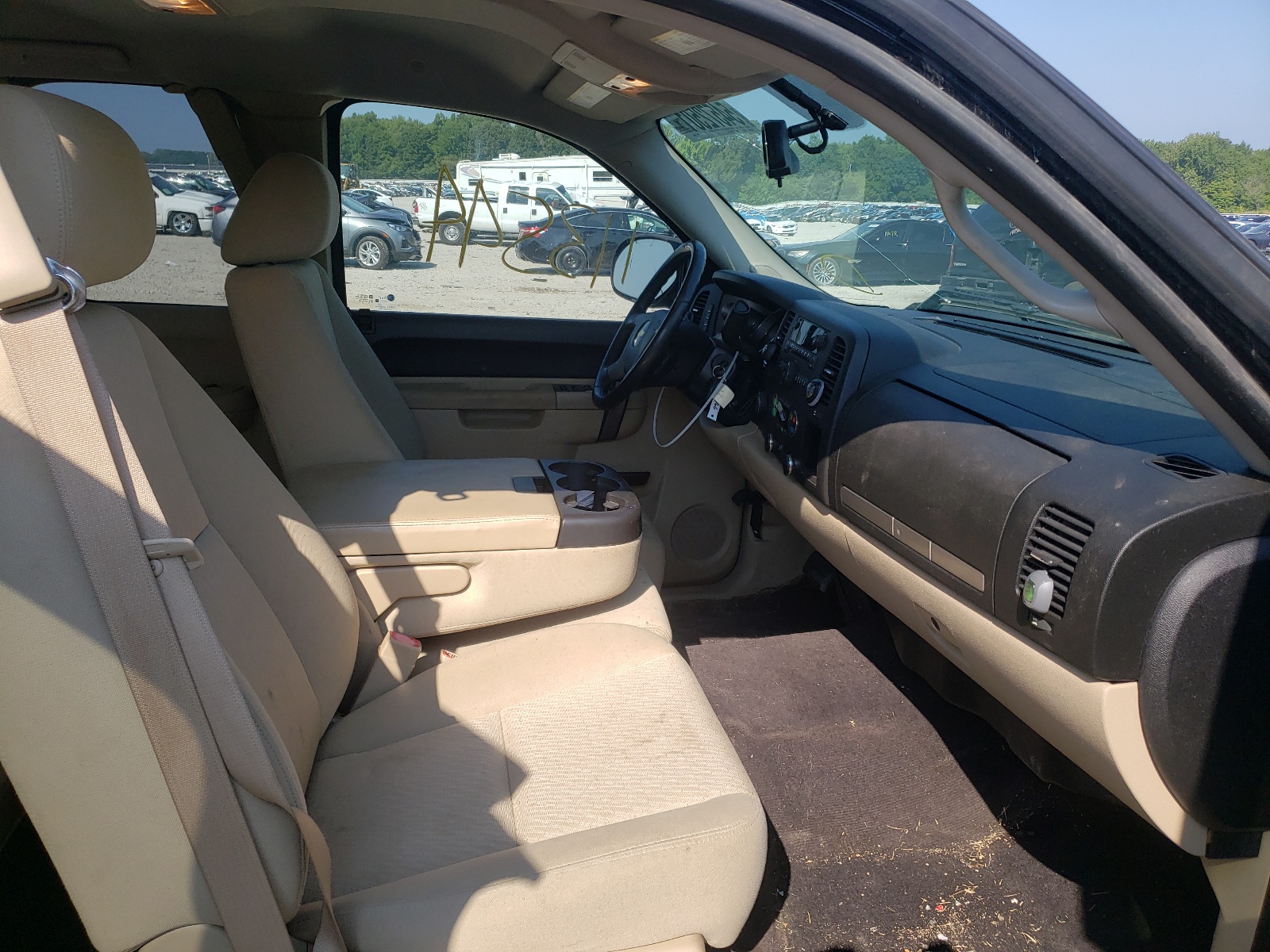 Photo 5 from auction – 2011 CHEVROLET SILVERADO with VIN 1GCRKSE38BZ177989