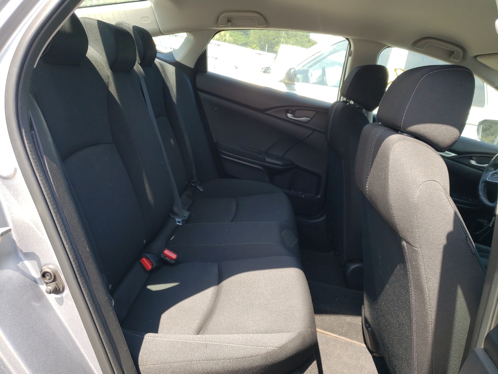Photo 6 from auction – 2017 HONDA CIVIC LX with VIN 19XFC2F57HE047433