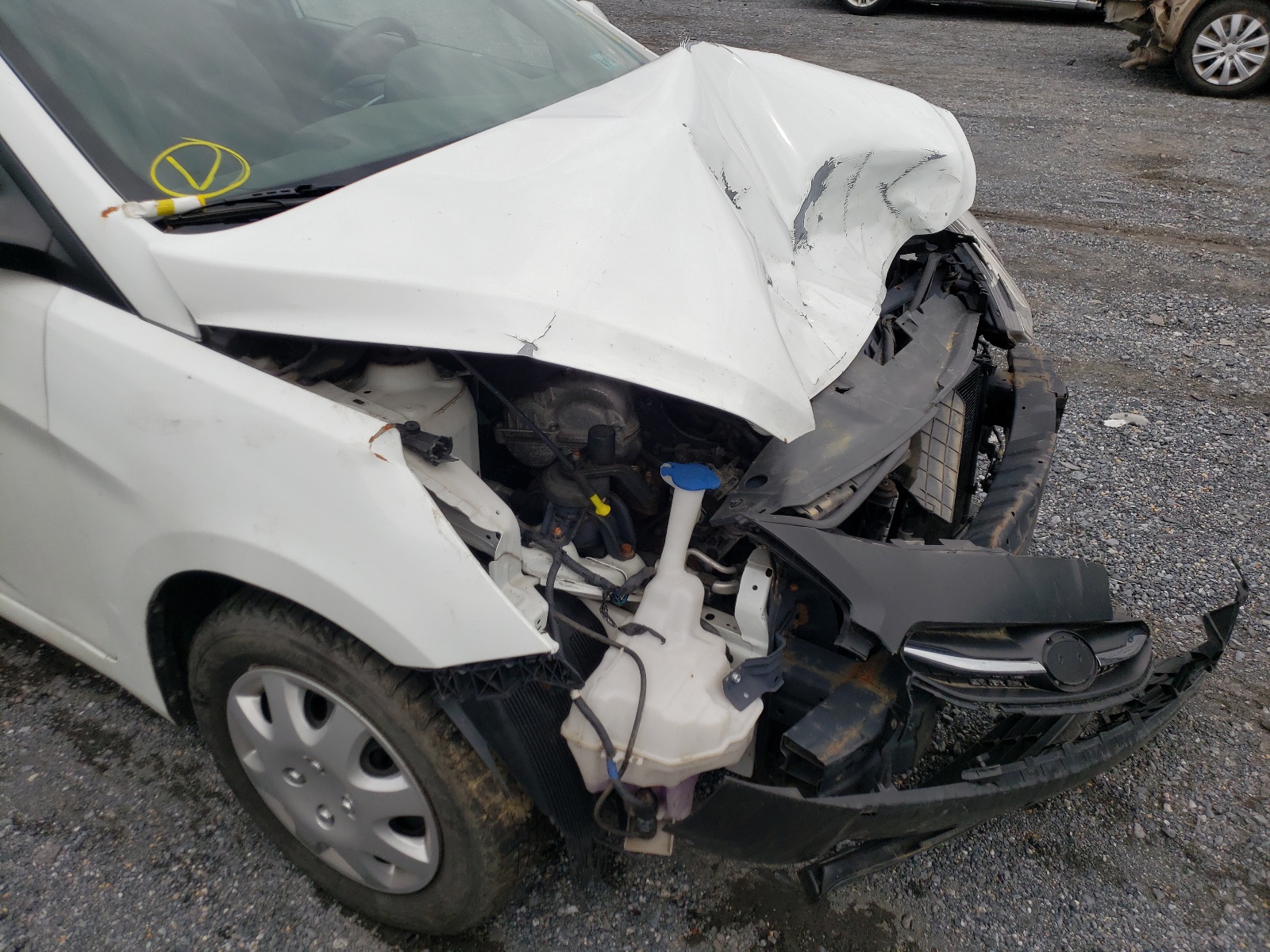 Photo 9 from auction – 2015 HYUNDAI ACCENT GLS with VIN KMHCT4AE5FU923903