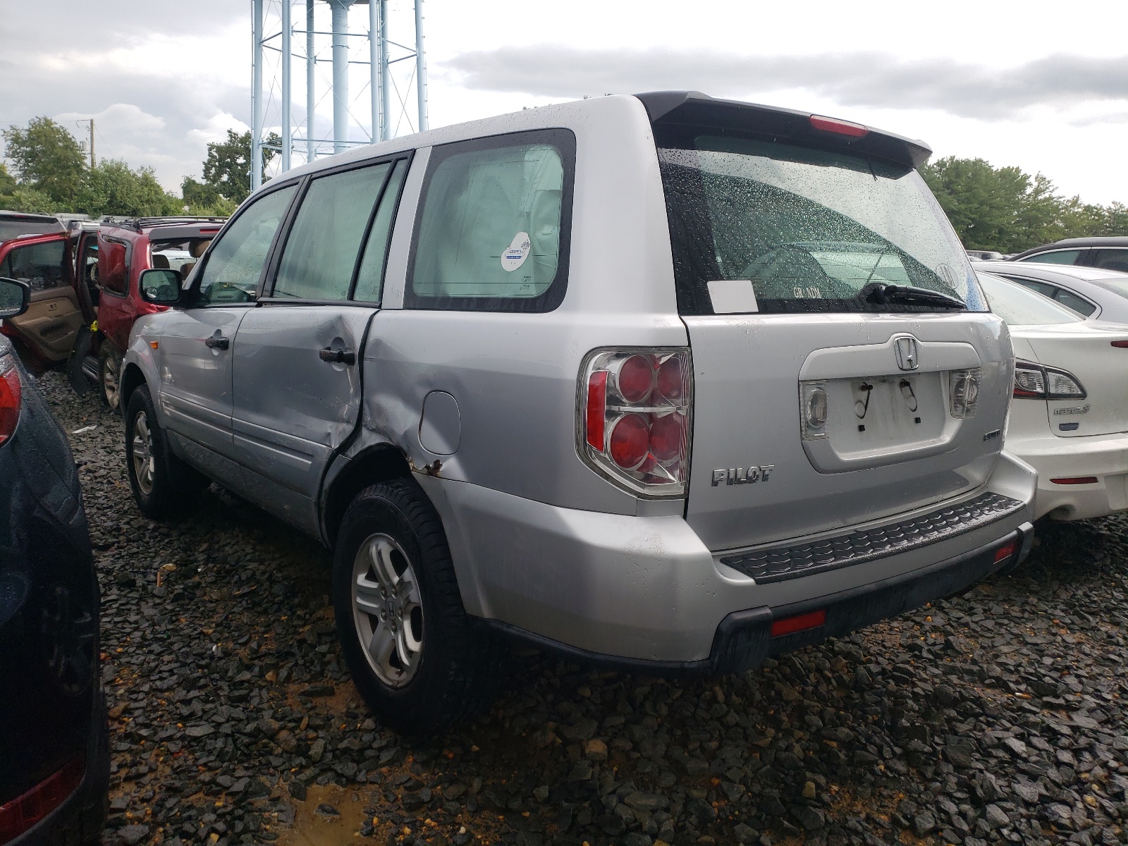 Photo 3 from auction – 2006 HONDA PILOT LX with VIN 2HKYF18106H552940
