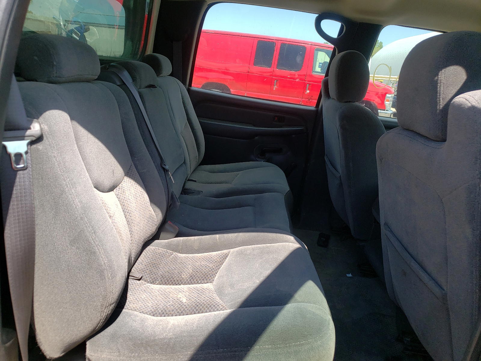 Photo 6 from auction – 2003 CHEVROLET SILVERADO with VIN 1GCHK23U23F176217