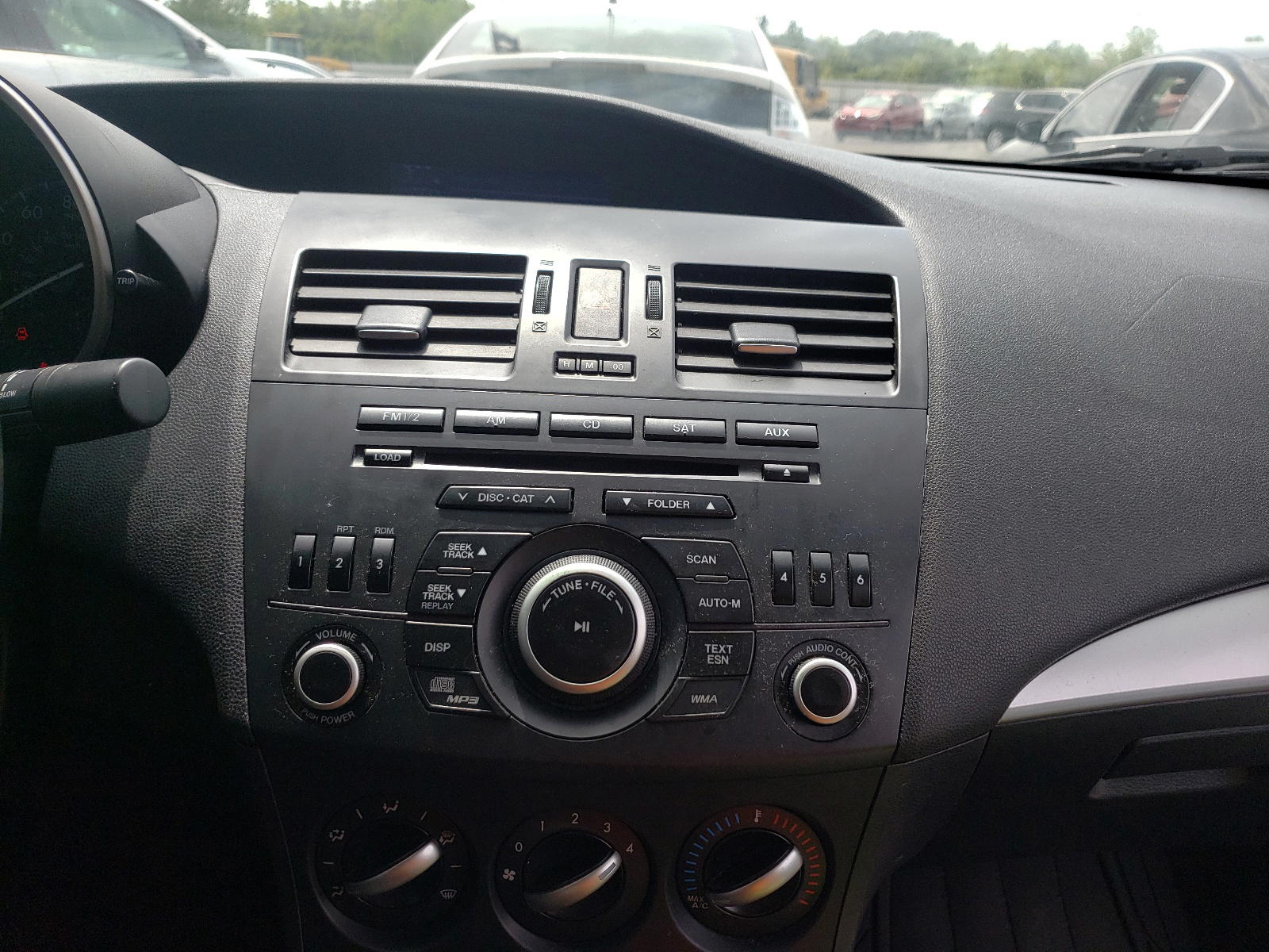 Photo 9 from auction – 2012 MAZDA 3 I with VIN JM1BL1UF4C1592151