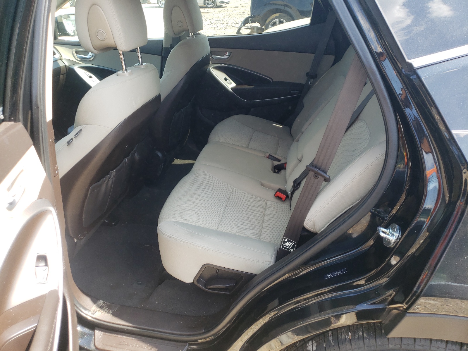 Photo 6 from auction – 2017 HYUNDAI SANTA FE S with VIN 5NMZU3LB4HH029779