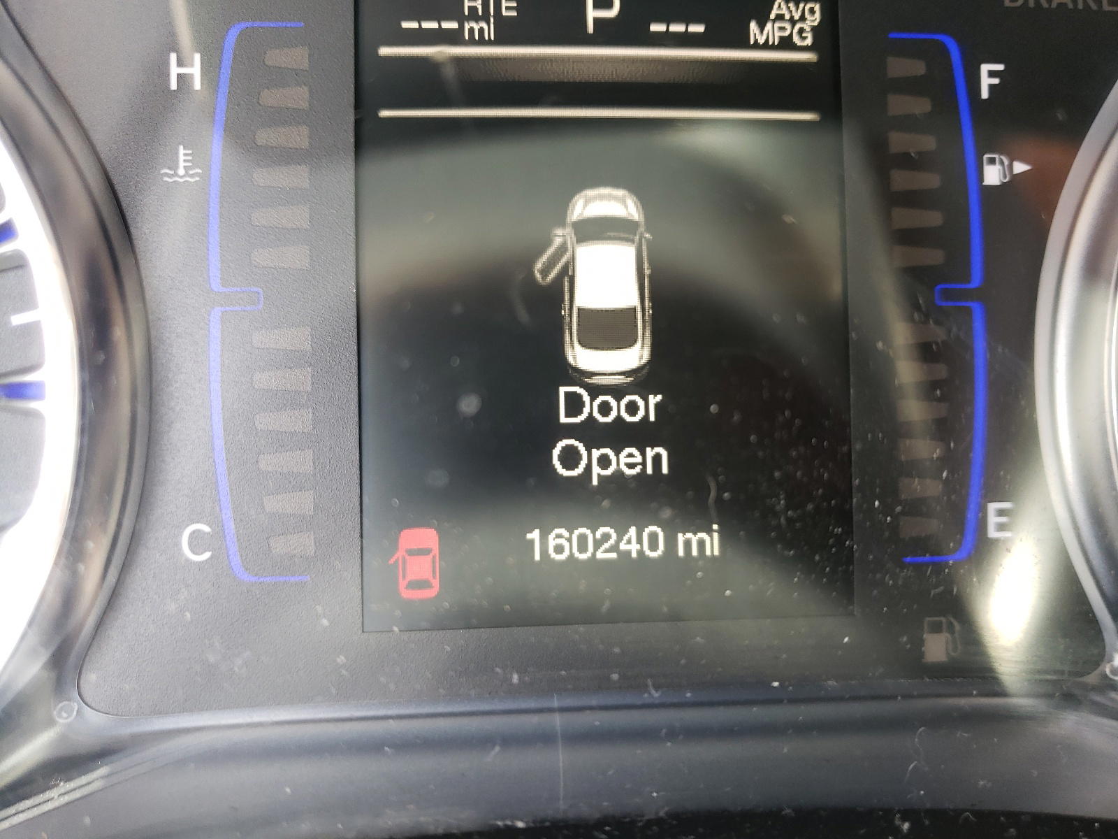 Photo 8 from auction – 2016 CHRYSLER 200 LIMITE with VIN 1C3CCCABXGN117267