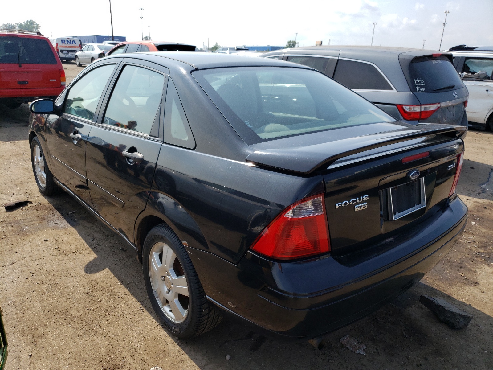Photo 3 from auction – 2005 FORD FOCUS ZX4 with VIN 1FAFP34N15W291731