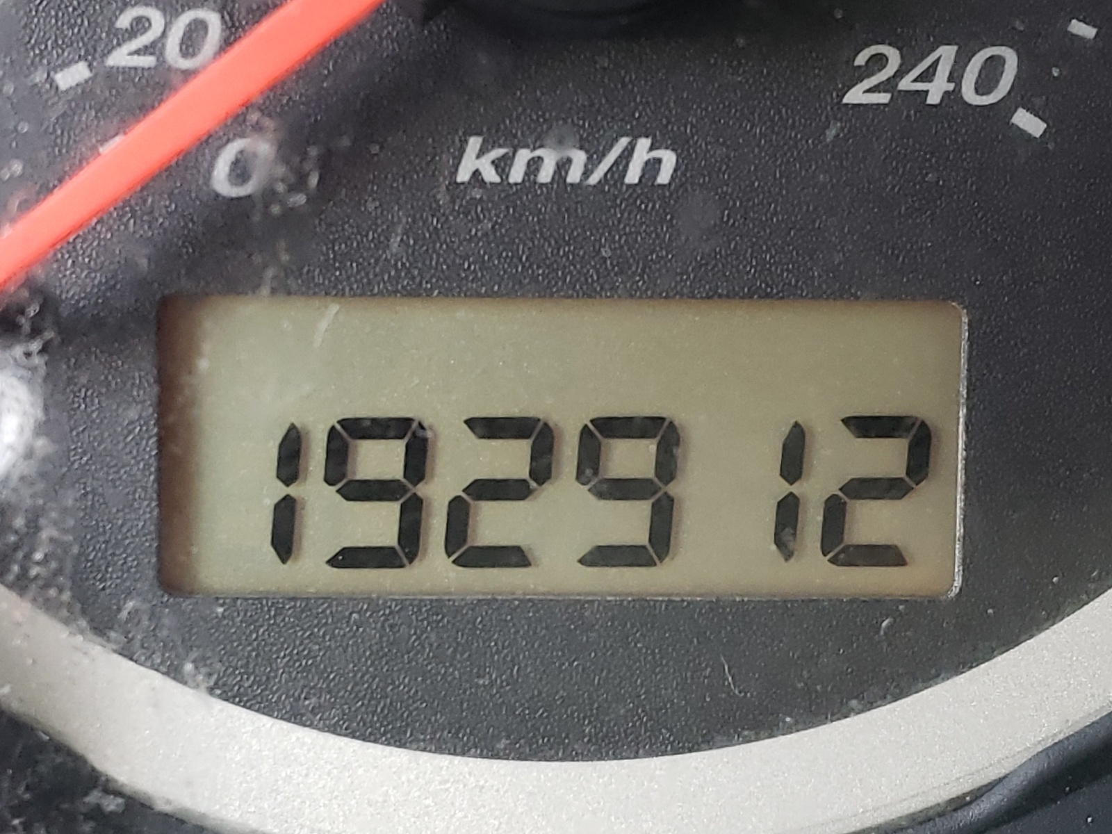 Photo 8 from auction – 2002 HONDA CR-V LX with VIN JHLRD68432C016607