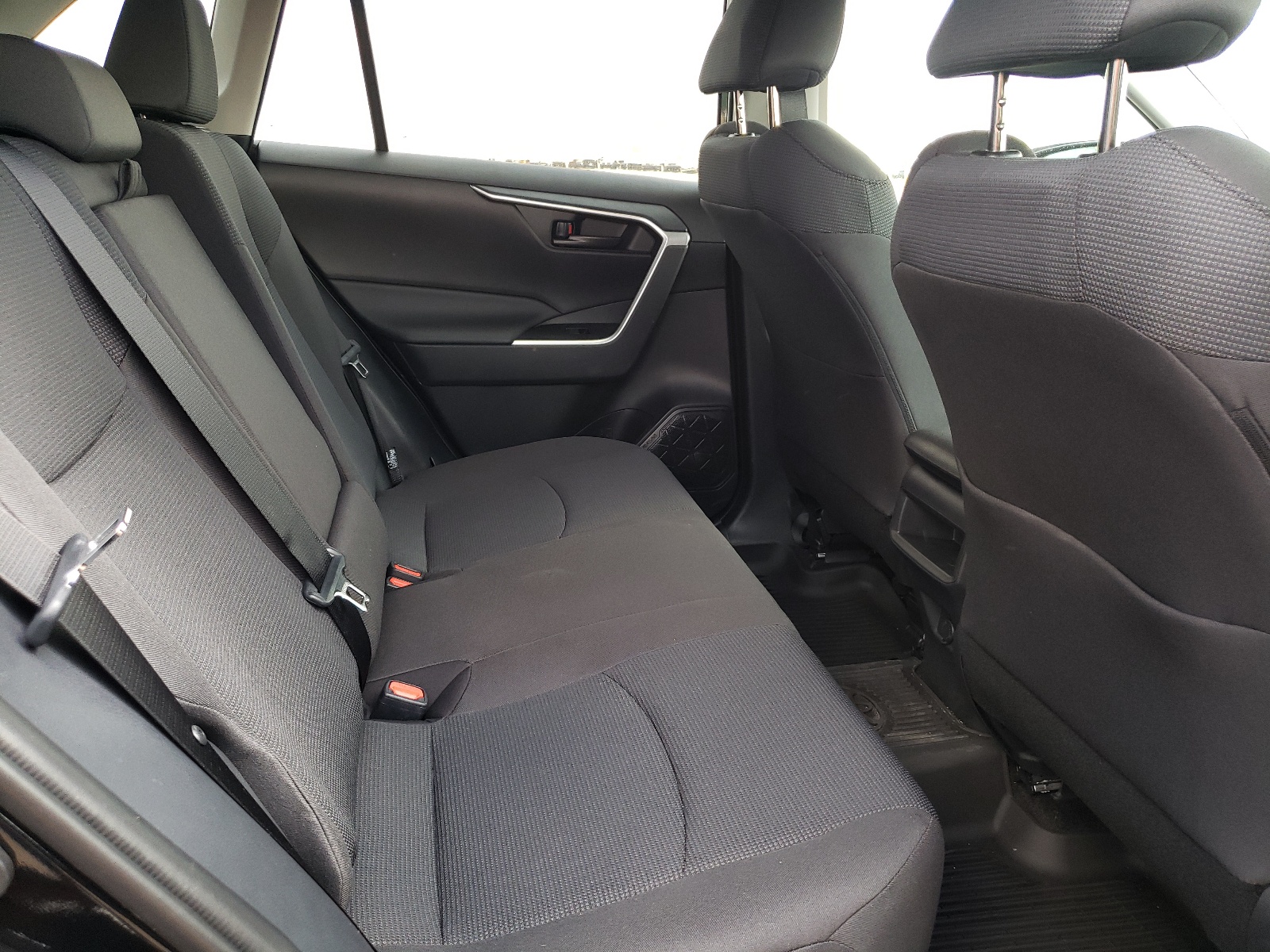 Photo 6 from auction – 2021 TOYOTA RAV4 LE with VIN 2T3F1RFV8MC228359
