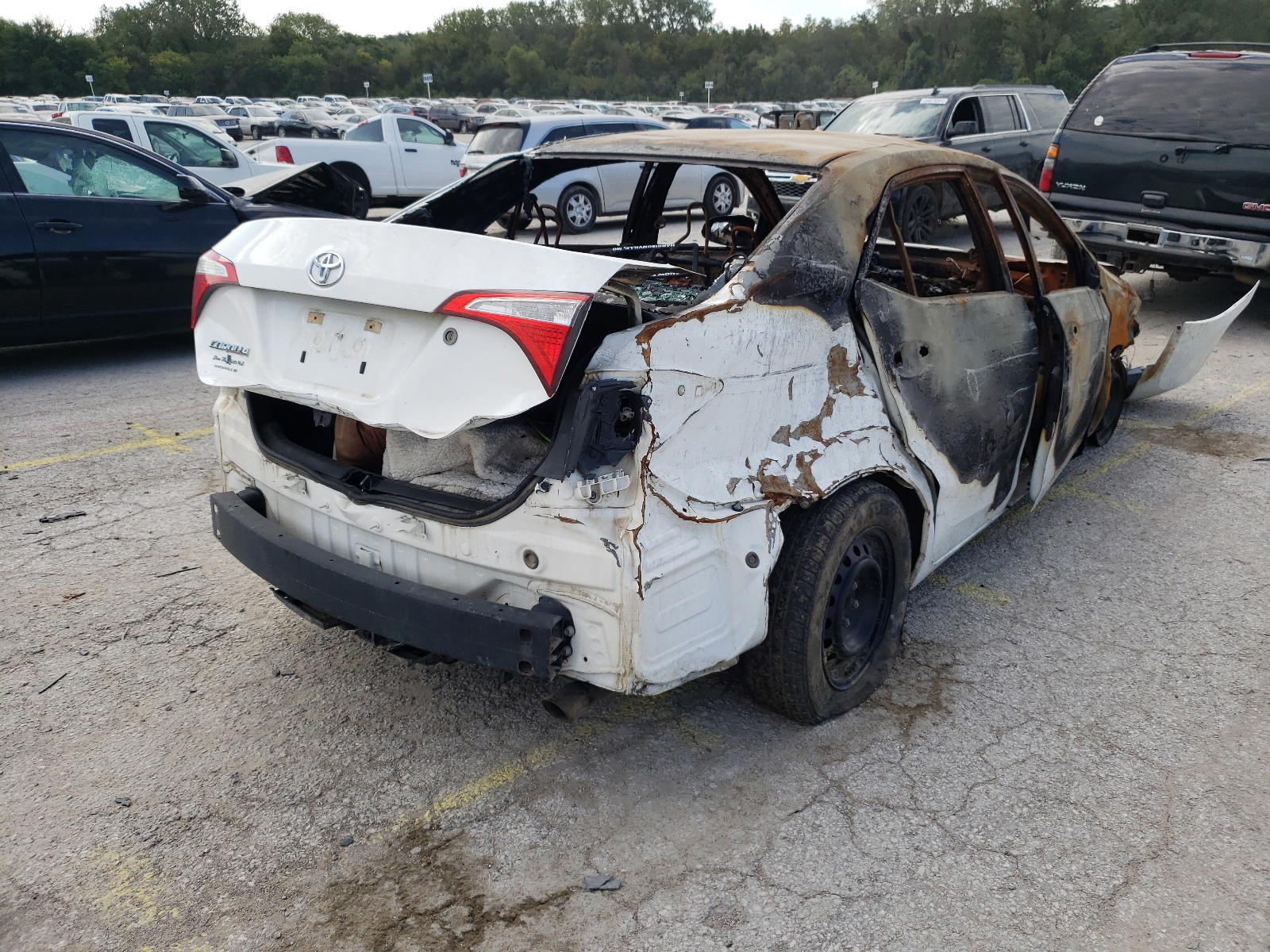 Photo 4 from auction – 2016 TOYOTA COROLLA L with VIN 5YFBURHE0GP519096