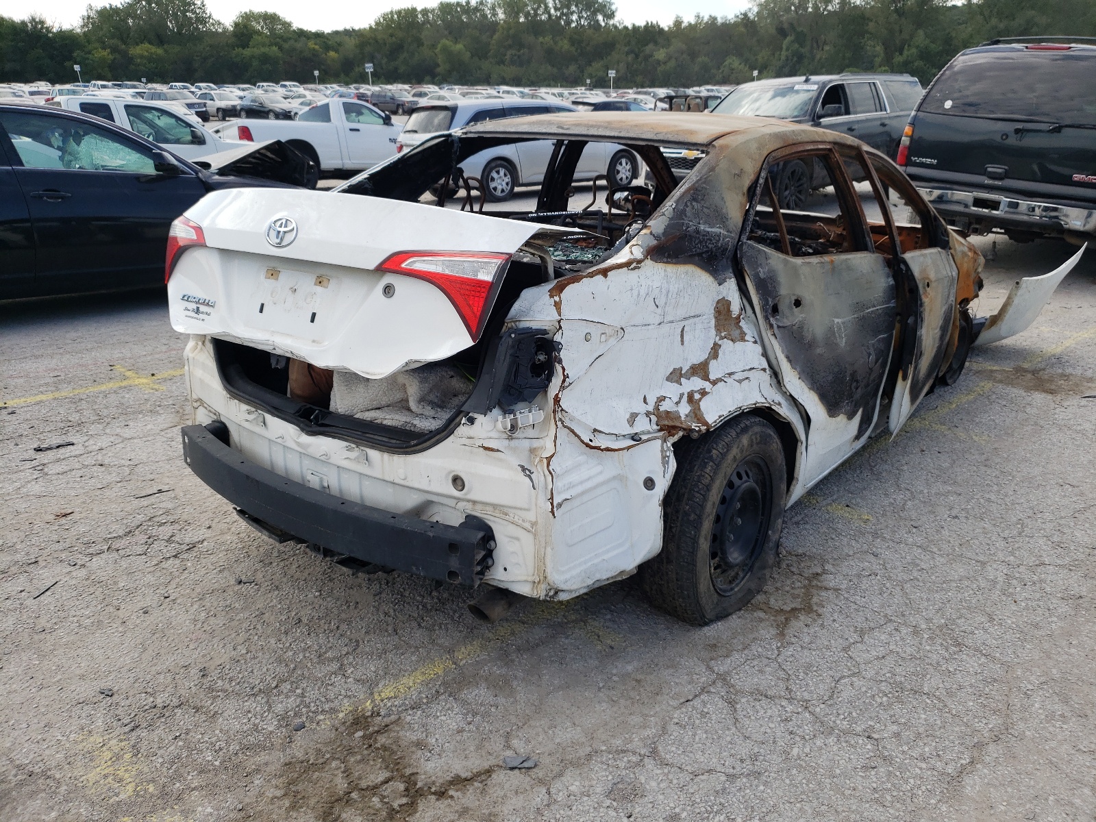 Zdjęcie 4 z aukcji – 2016 TOYOTA COROLLA L z VIN 5YFBURHE0GP519096