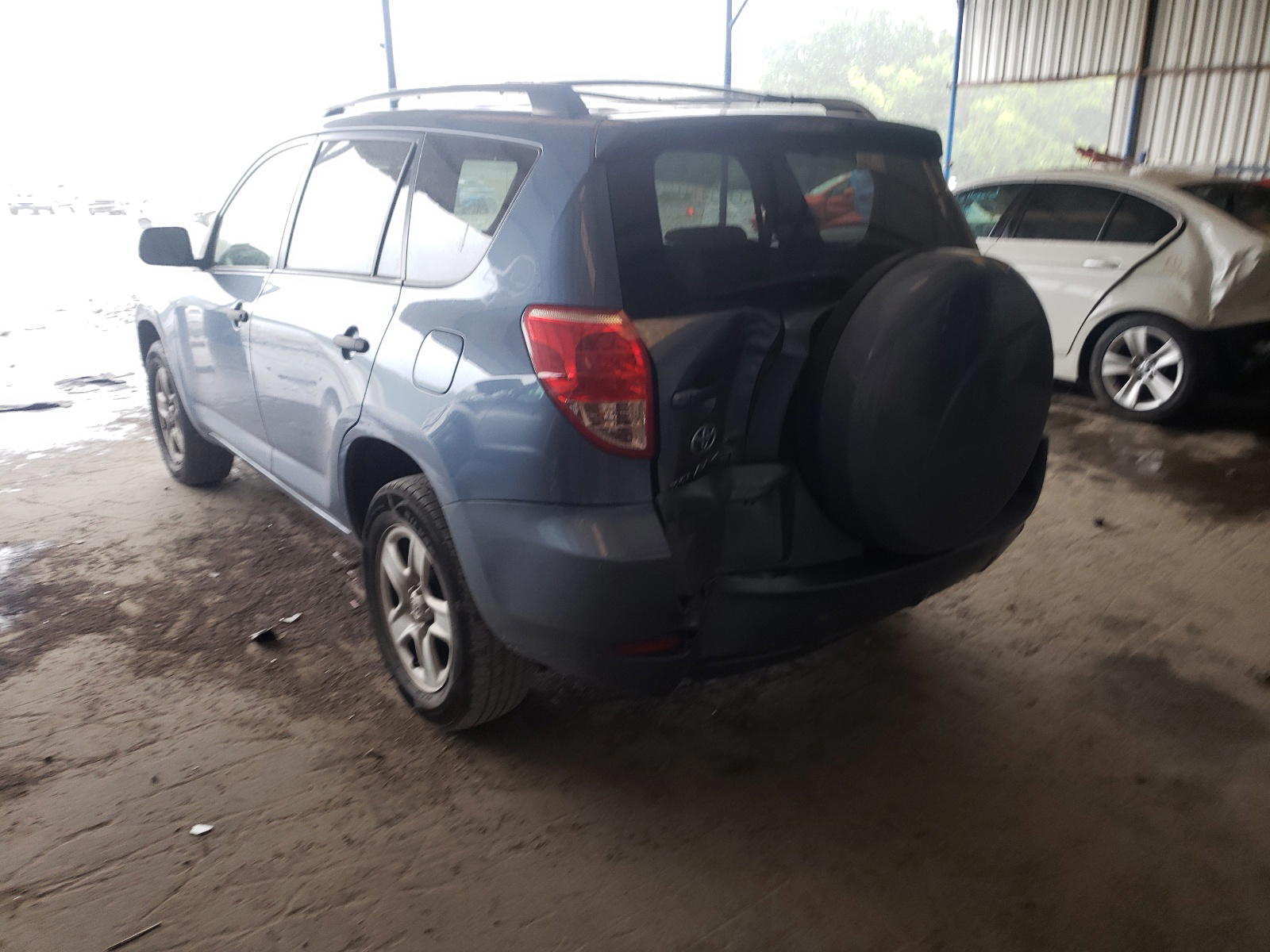 Photo 3 from auction – 2007 TOYOTA RAV4 with VIN JTMBD33V876046169