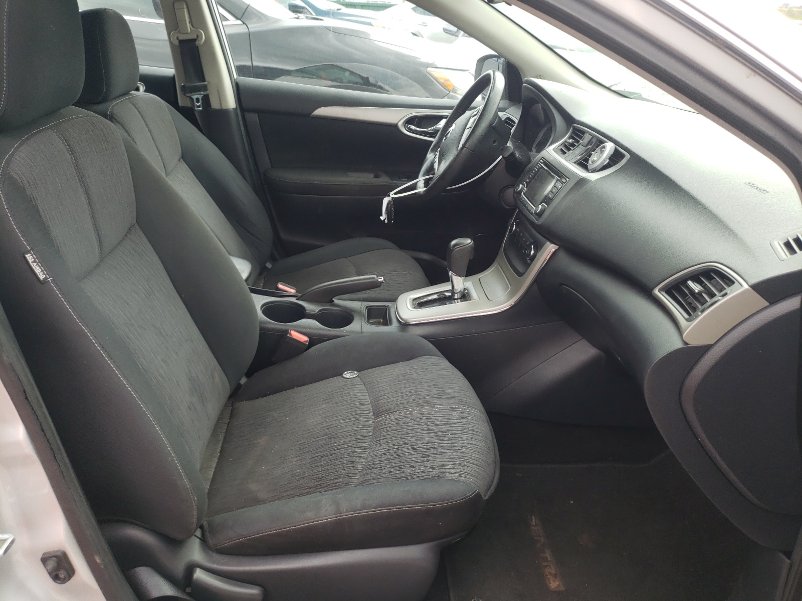 Photo 5 from auction – 2015 NISSAN SENTRA S with VIN 3N1AB7AP9FL651175