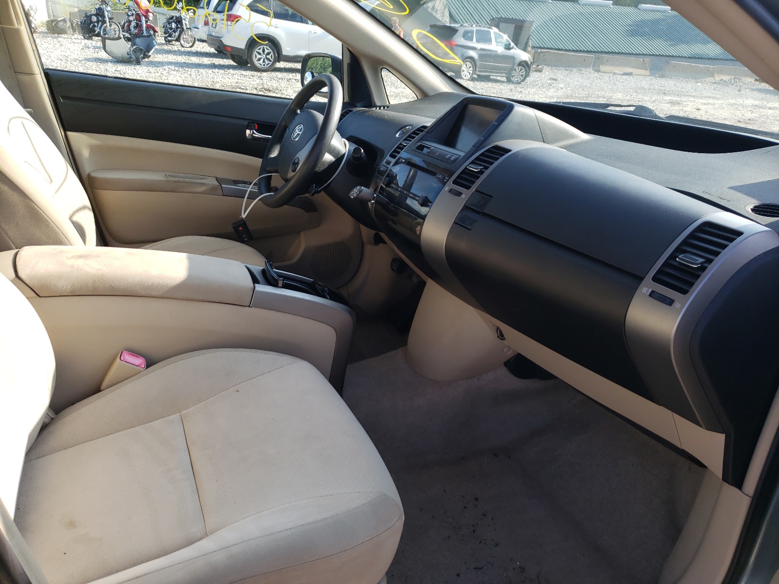 Photo 5 from auction – 2005 TOYOTA PRIUS with VIN JTDKB20U553047922