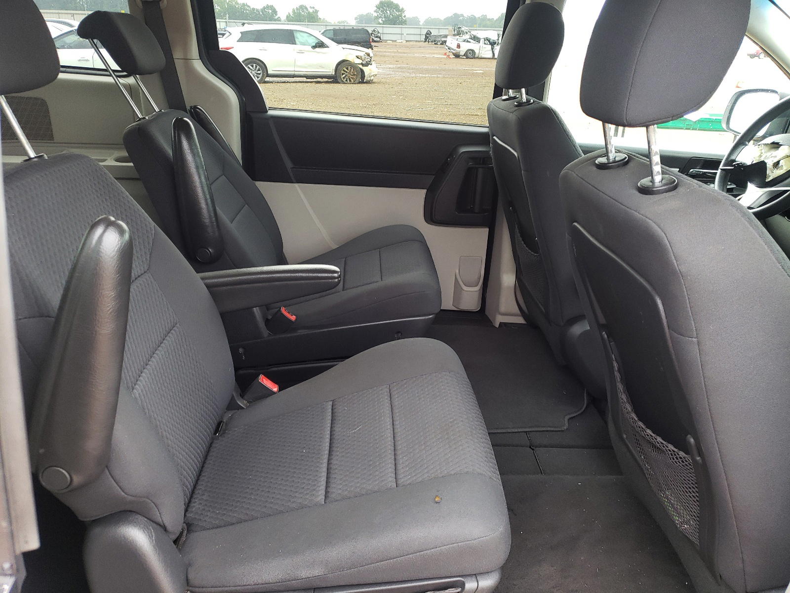 Photo 6 from auction – 2010 DODGE GRAND CARA with VIN 2D4RN4DE9AR158515