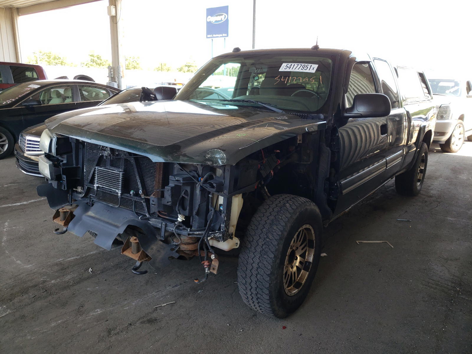 Photo 2 from auction – 2004 CHEVROLET SILVERADO with VIN 1GCEK19TX4E108105