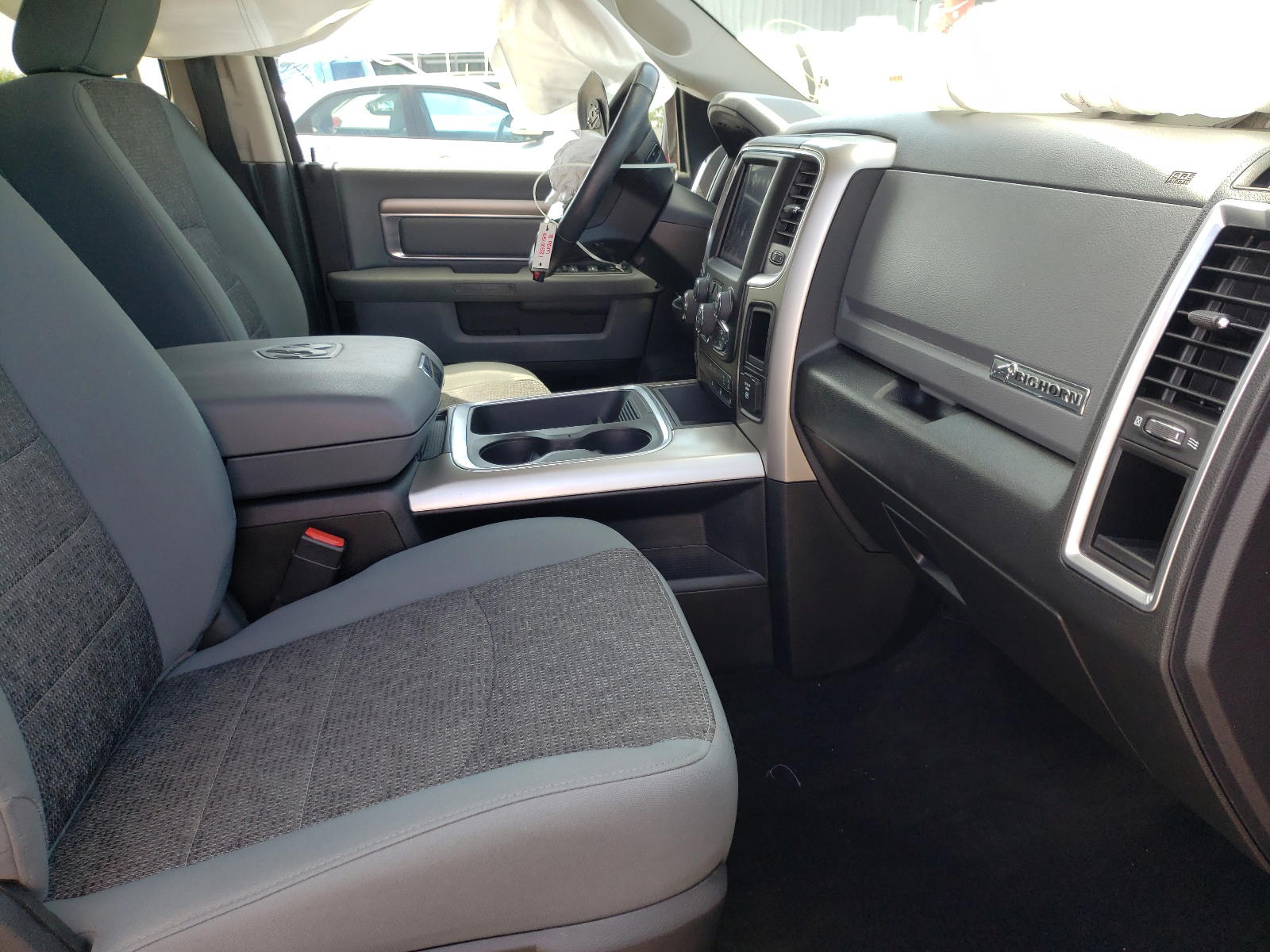 Photo 5 from auction – 2018 RAM 1500 SLT with VIN 3C6RR7LT2JG130880
