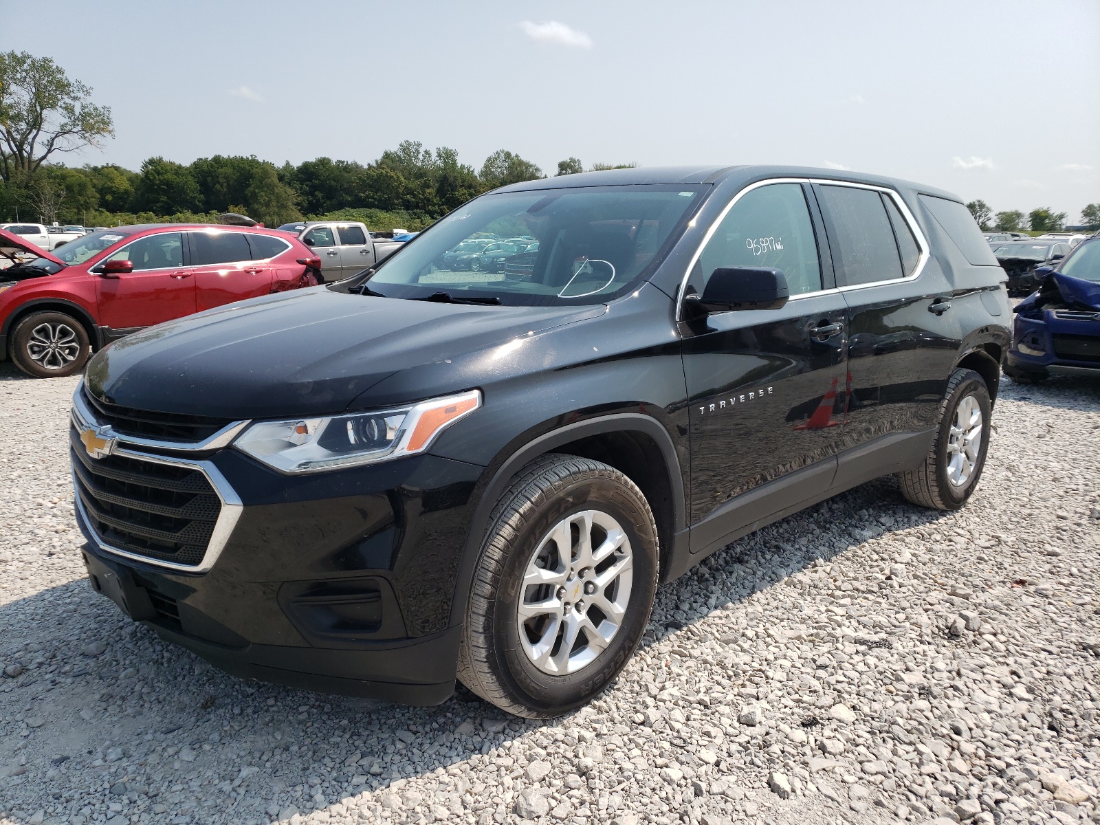 Photo 2 from auction – 2018 CHEVROLET TRAVERSE L with VIN 1GNERFKW4JJ182367