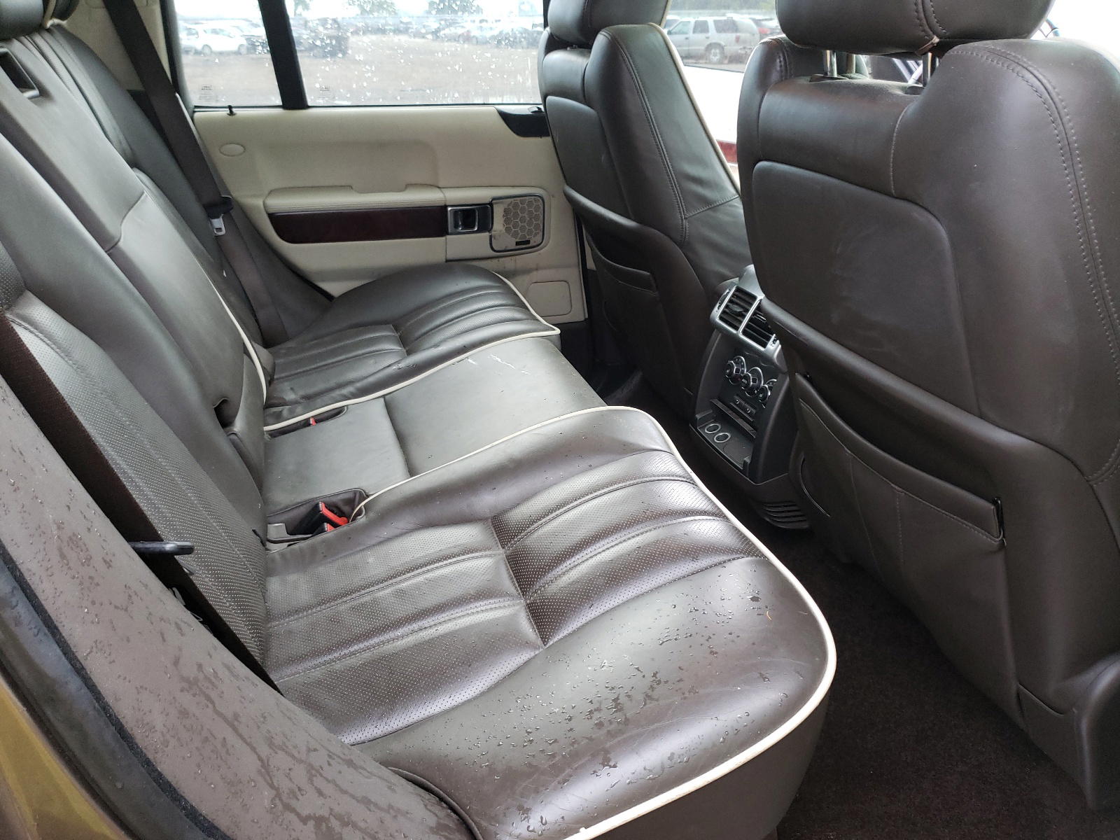 Photo 6 from auction – 2011 LAND ROVER RANGE ROVE with VIN SALMF1D48BA331319