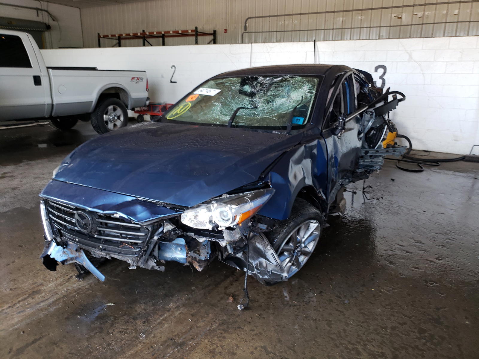 Photo 2 from auction – 2017 MAZDA 3 TOURING with VIN JM1BN1V71H1105304