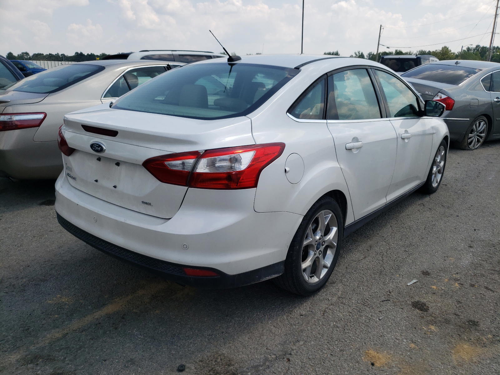Photo 4 from auction – 2012 FORD FOCUS SEL with VIN 1FAHP3H22CL278011