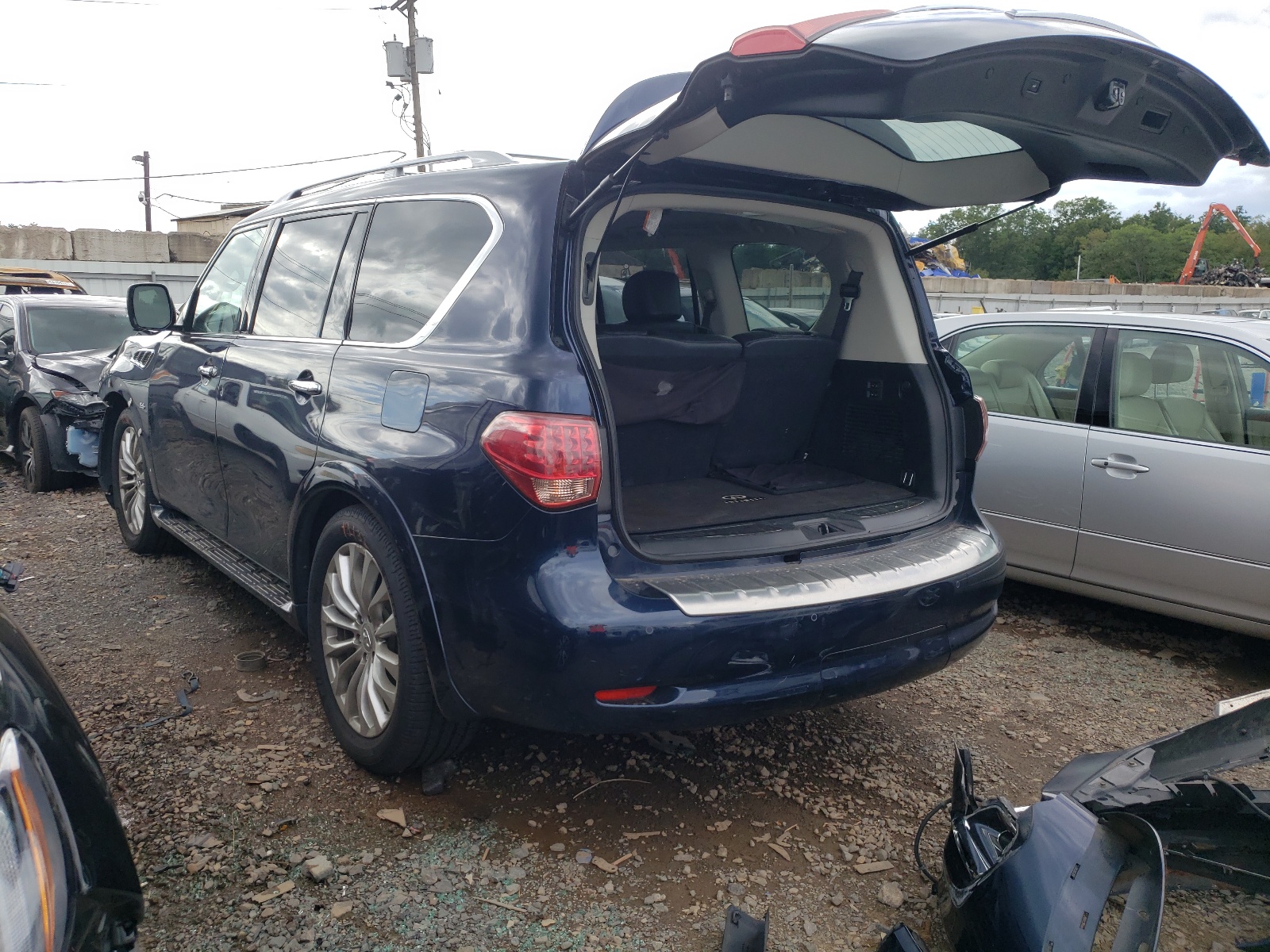 Photo 3 from auction – 2015 INFINITI QX80 with VIN JN8AZ2NC9F9371871