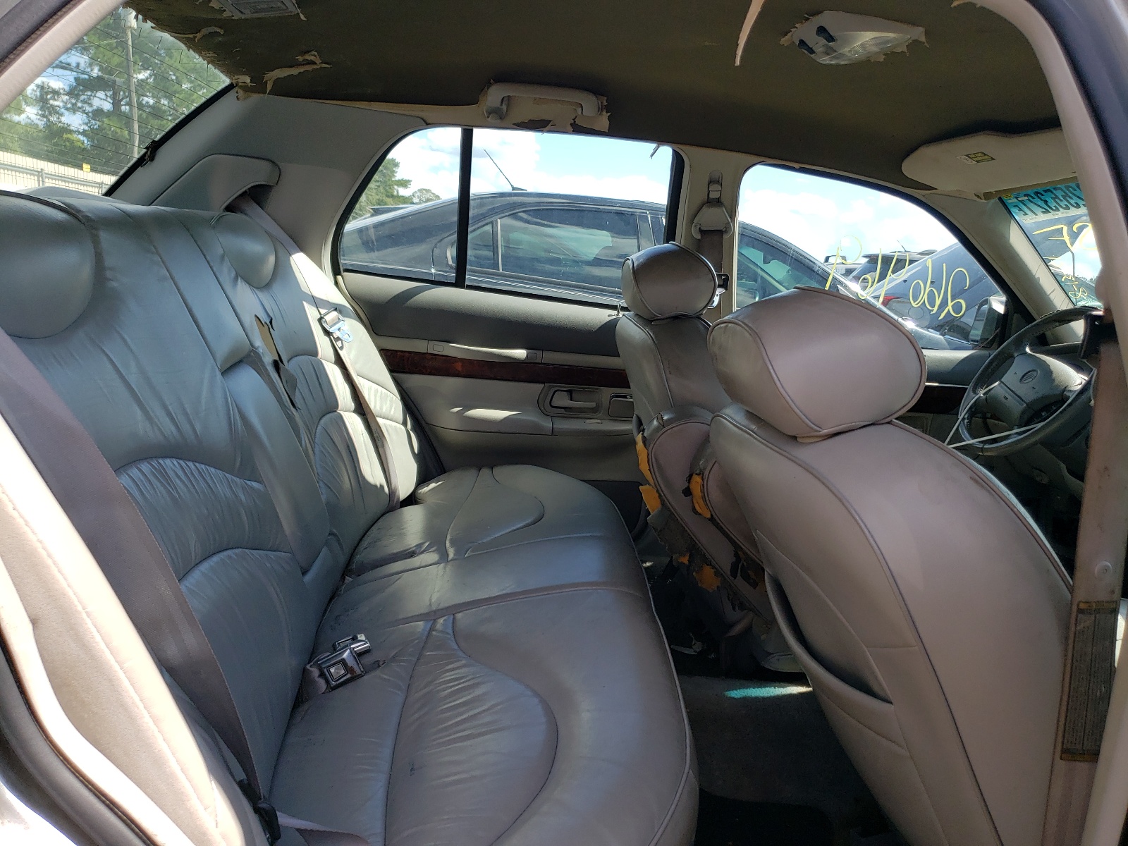 Photo 6 from auction – 1997 MERCURY GRAND MARQ with VIN 2MELM75W3VX664260