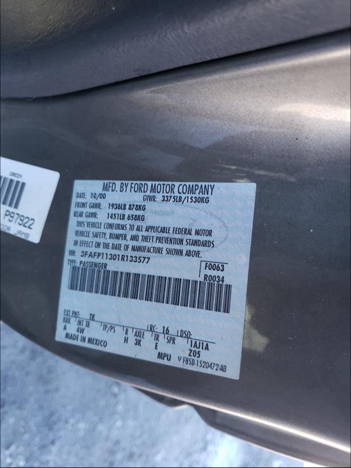 Photo 10 from auction – 2001 FORD ESCORT ZX2 with VIN 3FAFP11301R133577