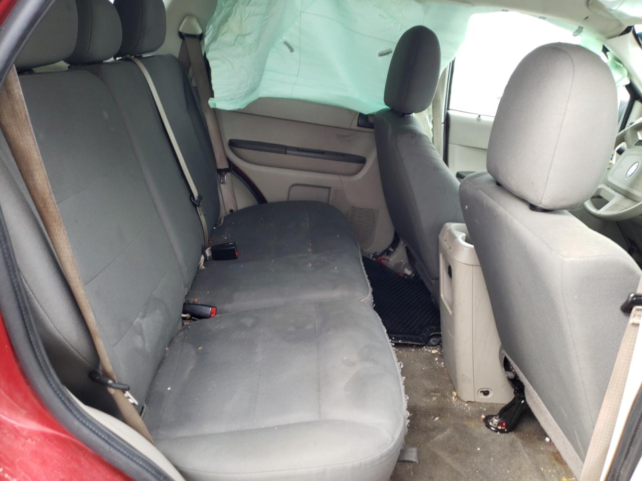 Photo 6 from auction – 2012 FORD ESCAPE XLS with VIN 1FMCU0C70CKA66384