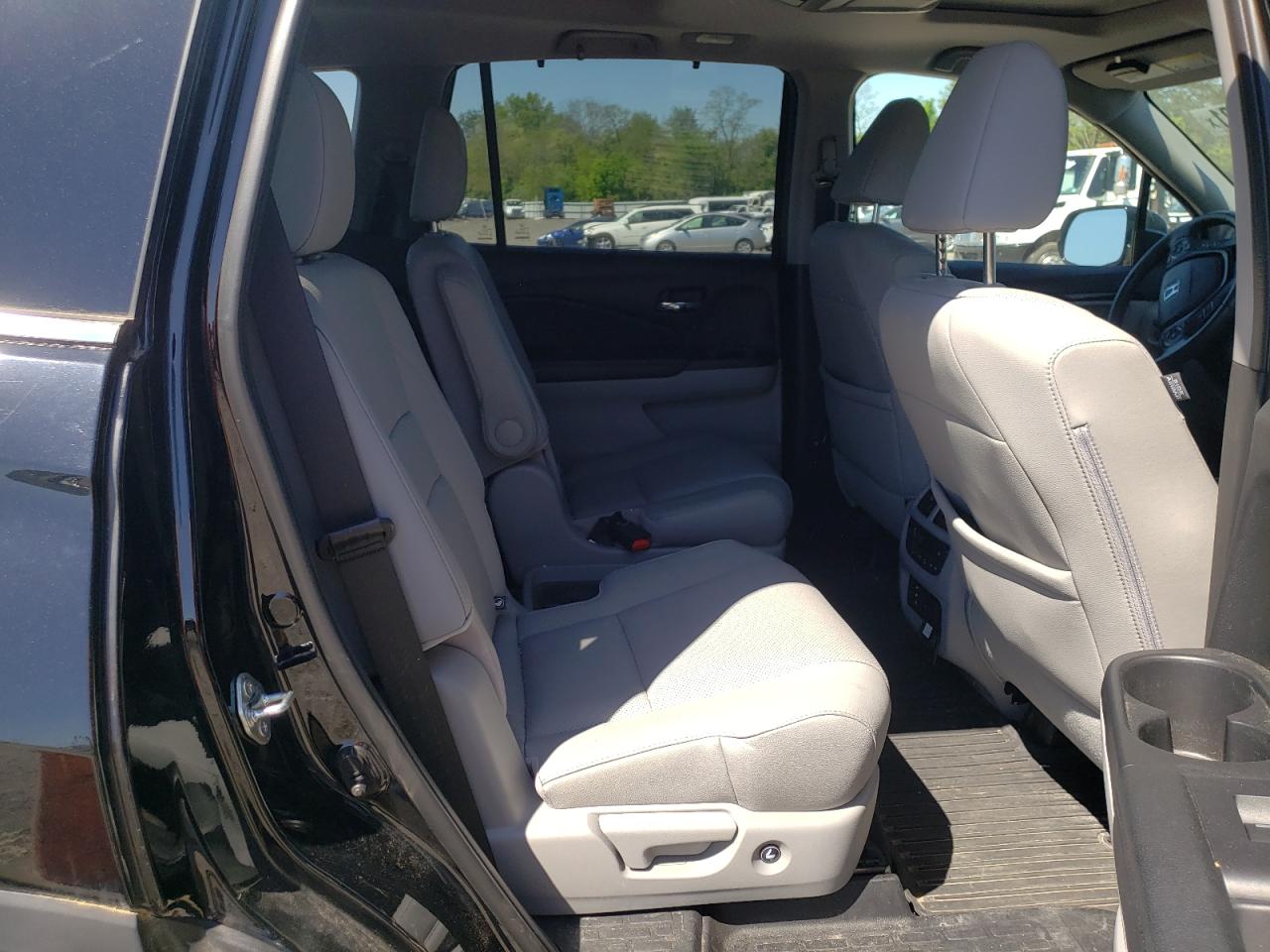 Photo 6 from auction – 2017 HONDA PILOT ELIT with VIN 5FNYF6H0XHB074838
