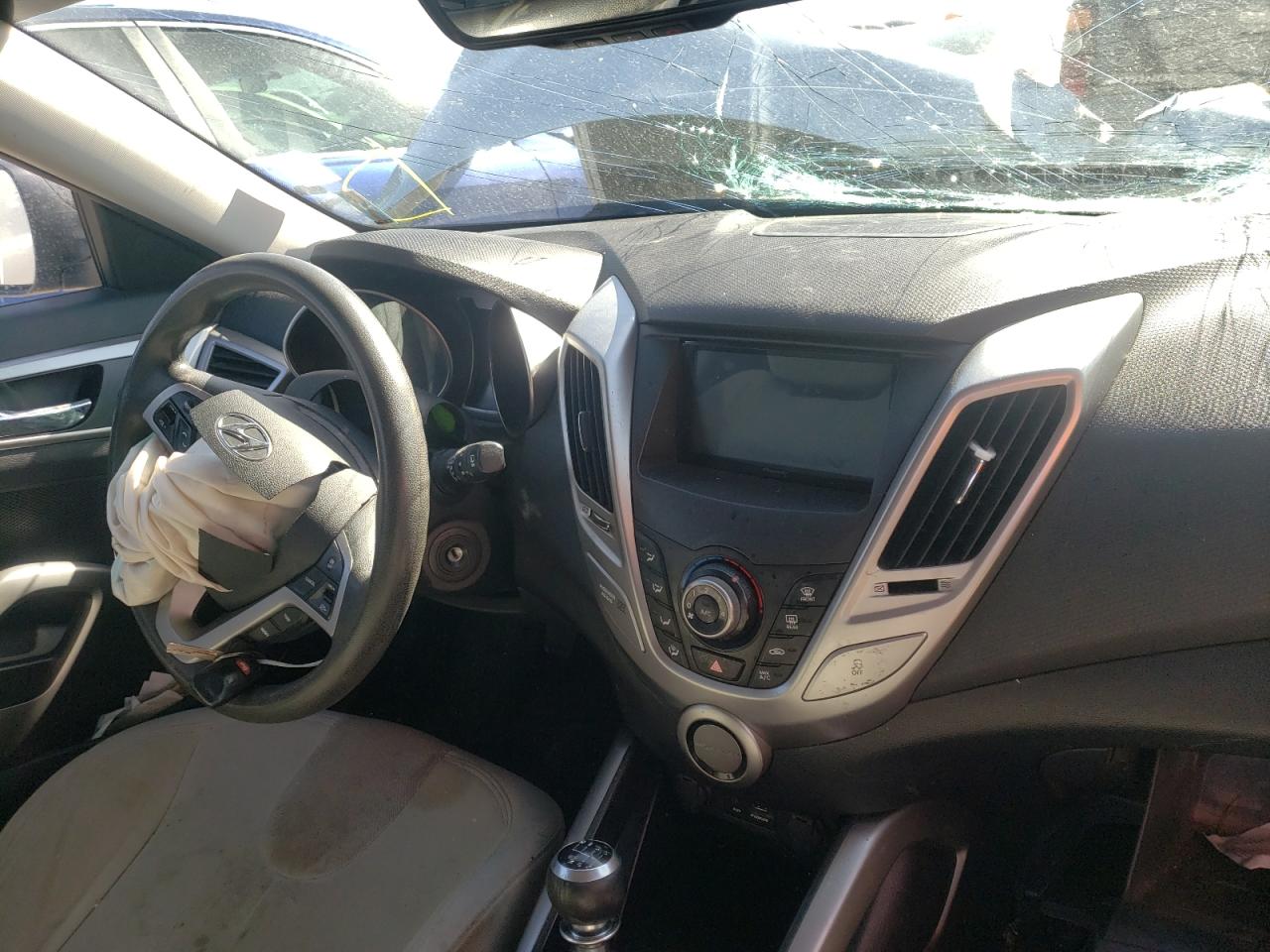 Photo 9 from auction – 2012 HYUNDAI VELOSTER with VIN KMHTC6AD6CU021209