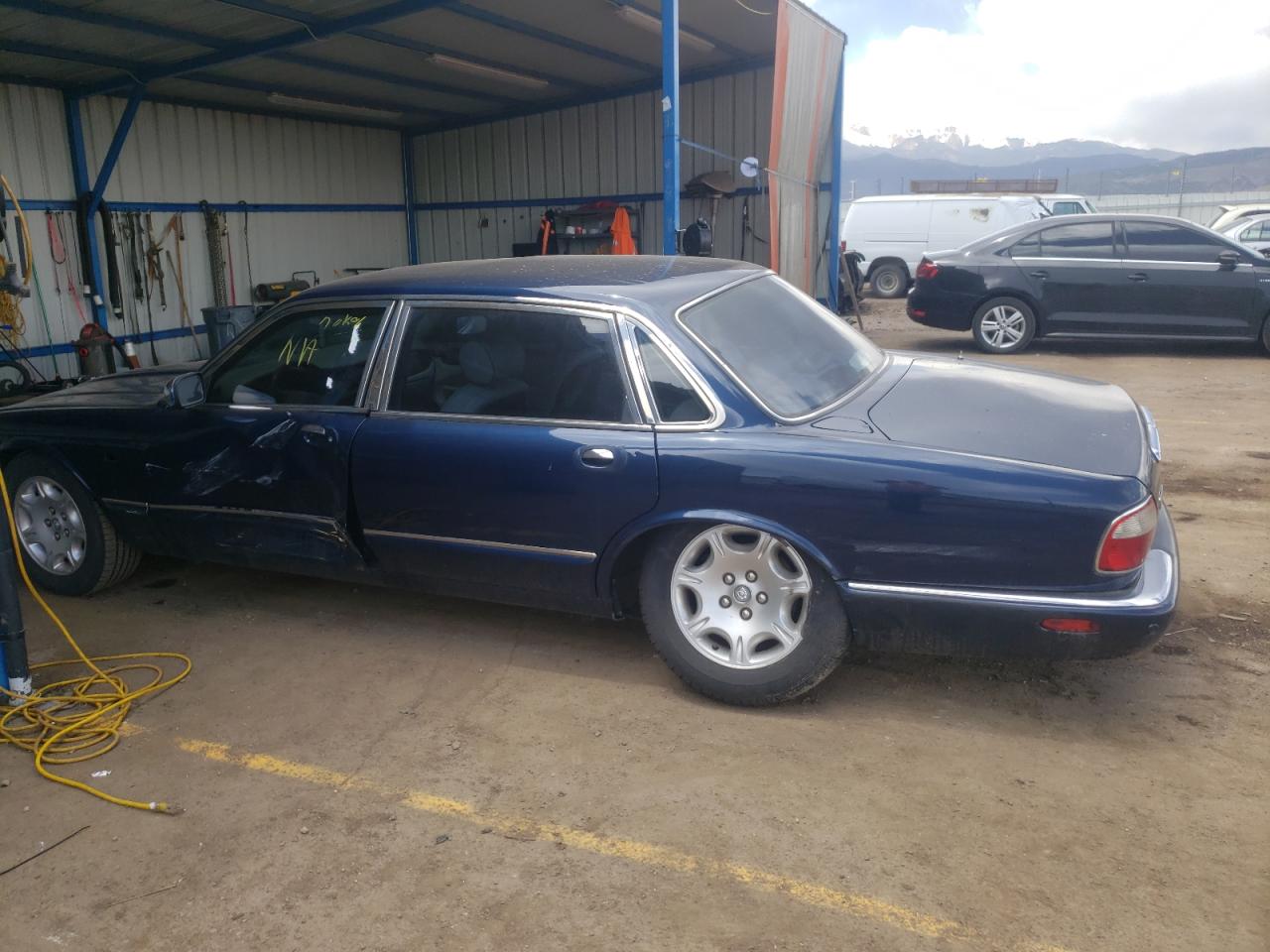 Photo 9 from auction – 2001 JAGUAR VANDENPLAS with VIN SAJDA24CX1LF25568