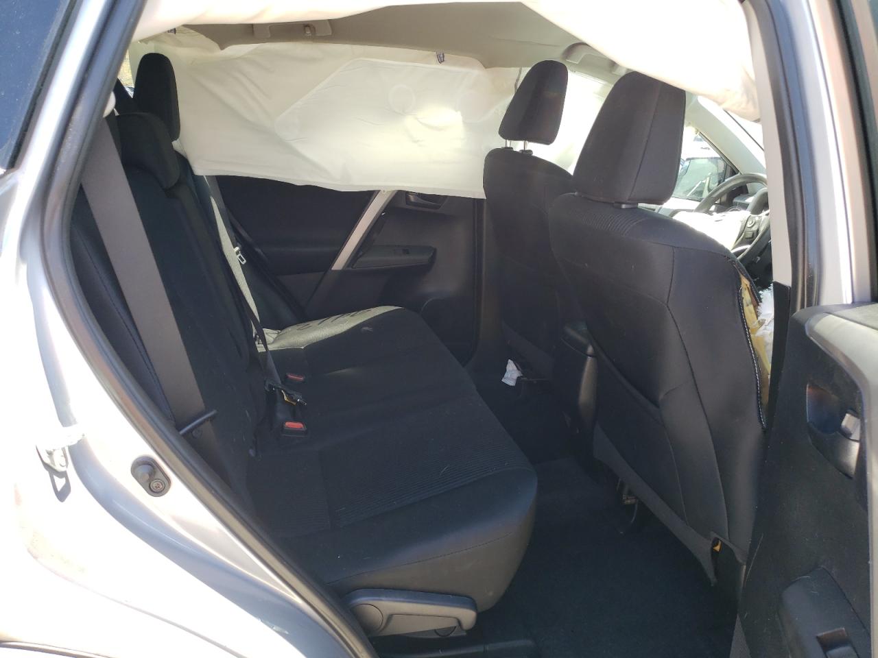 Photo 6 from auction – 2017 TOYOTA RAV4 LE with VIN 2T3BFREV1HW595223
