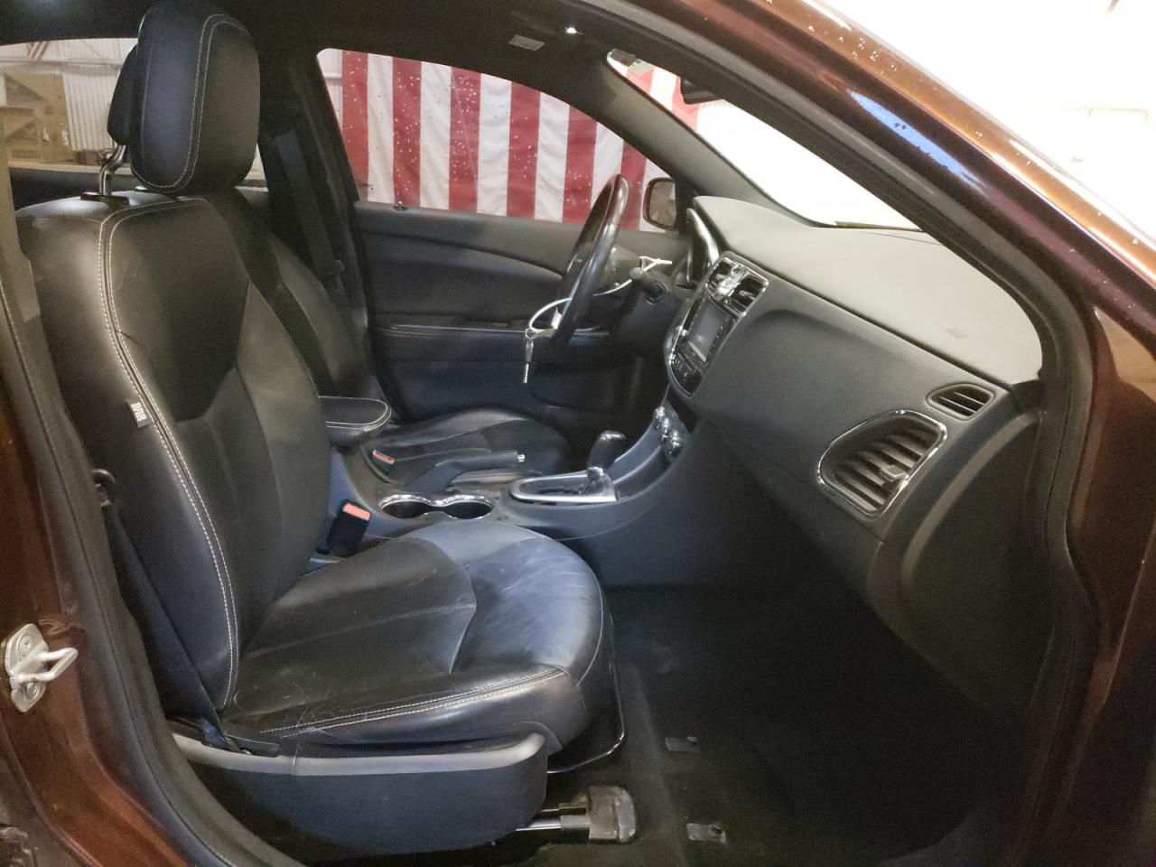 Photo 5 from auction – 2012 CHRYSLER 200 LIMITE with VIN 1C3CCBCG2CN214573
