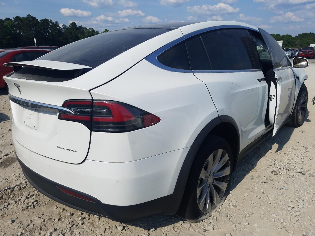 Photo 4 from auction – 2019 TESLA MODEL X with VIN 5YJXCDE20KF185730