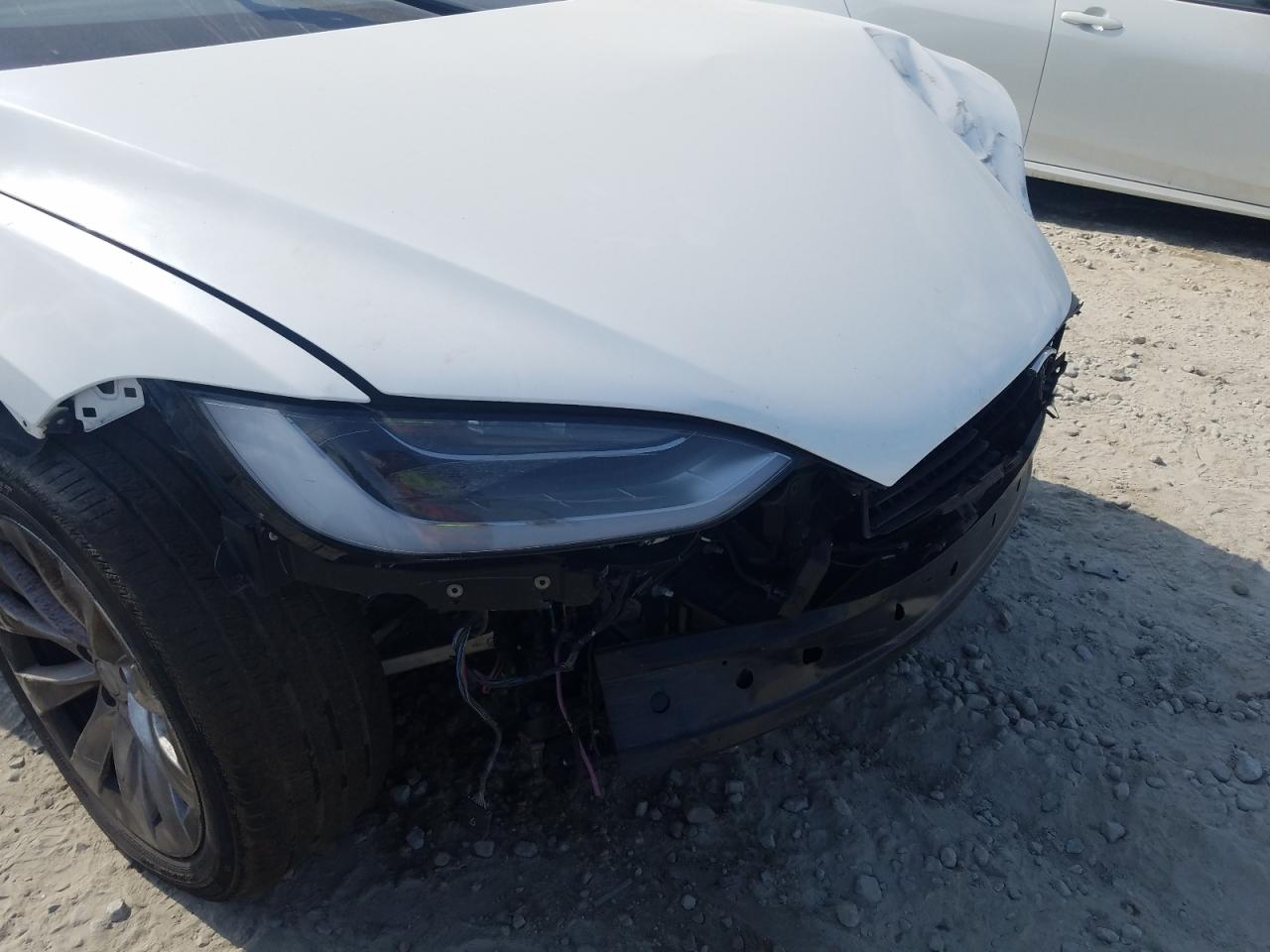 Photo 9 from auction – 2019 TESLA MODEL X with VIN 5YJXCDE20KF185730