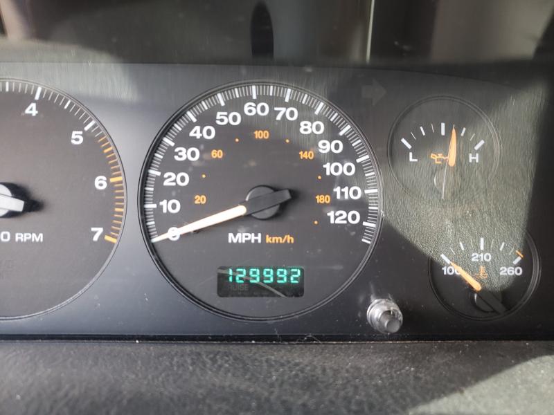 Photo 8 from auction – 2004 JEEP GR CH LIM with VIN 1J4GW48S84C202612