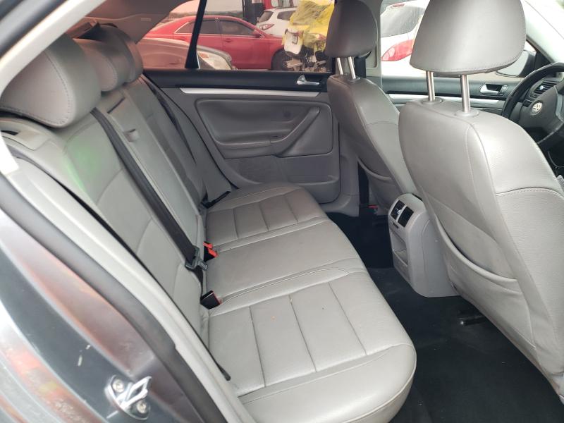 Photo 6 from auction – 2007 VOLKSWAGEN JETTA WOLF with VIN 3VWEF71K97M158631