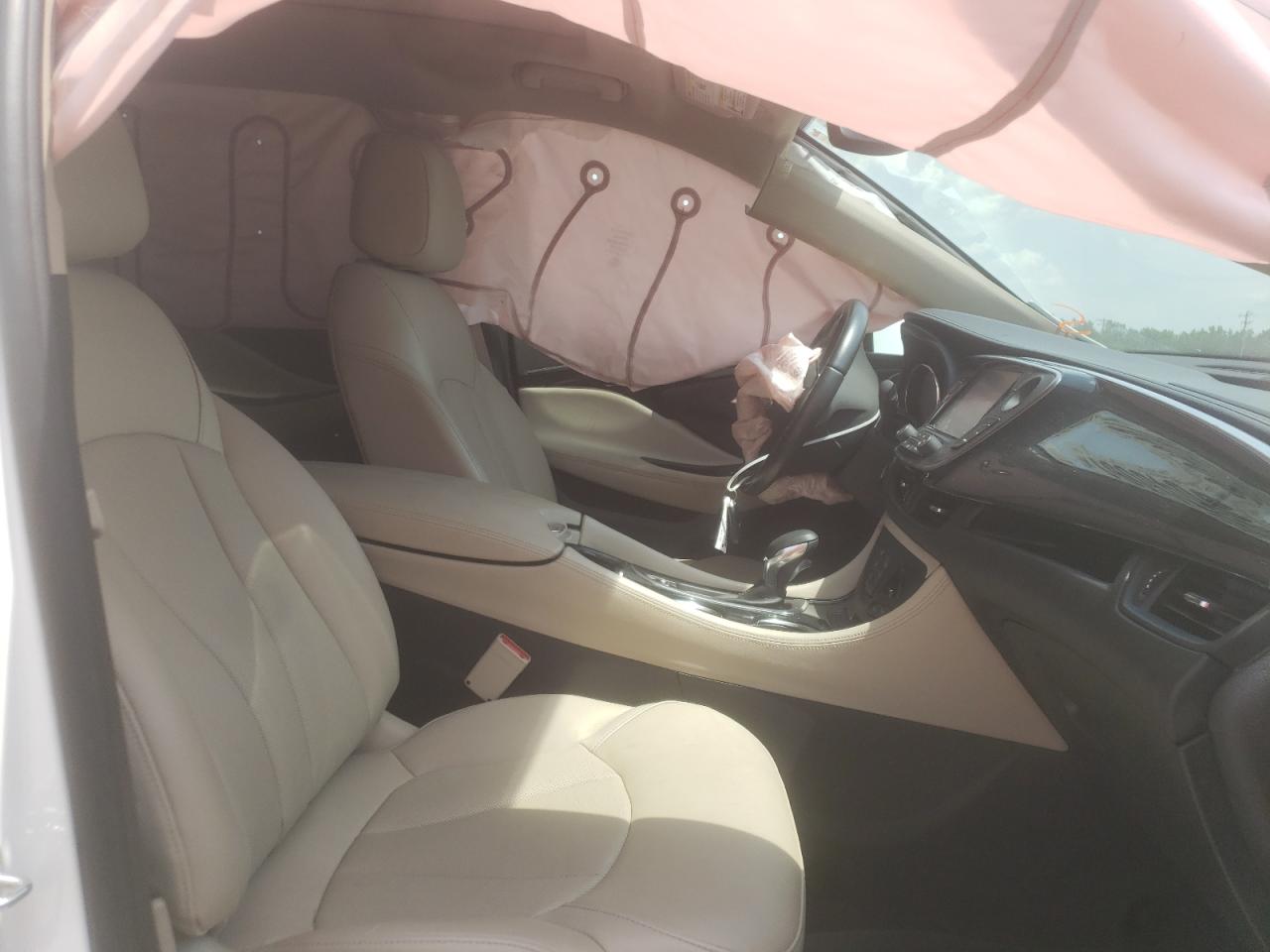 Photo 5 from auction – 2018 BUICK ENVISION E with VIN LRBFX1SA5JD025986